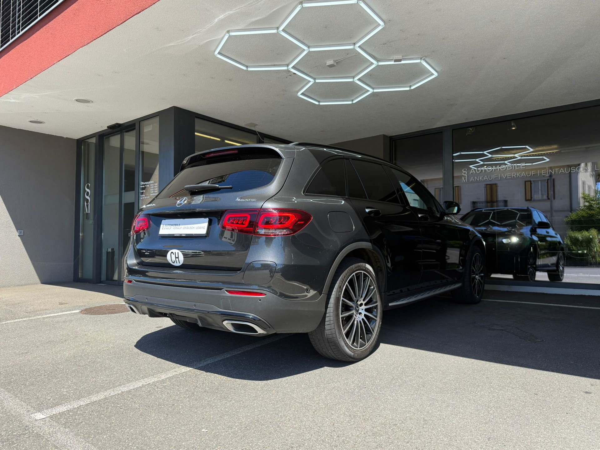 MERCEDES-BENZ GLC 300 de AMG Line 4Matic * Pano-Dach* *Gratis Service* *360 Kamera* 9G-Tronic-image-4