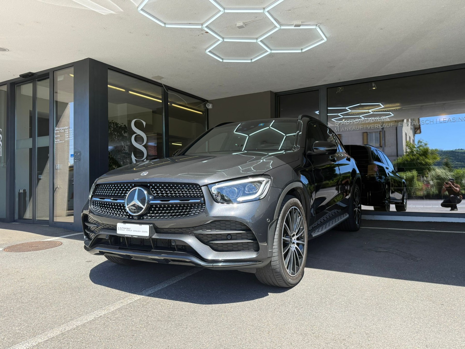 MERCEDES-BENZ GLC 300 de AMG Line 4Matic * Pano-Dach* *Gratis Service* *360 Kamera* 9G-Tronic
