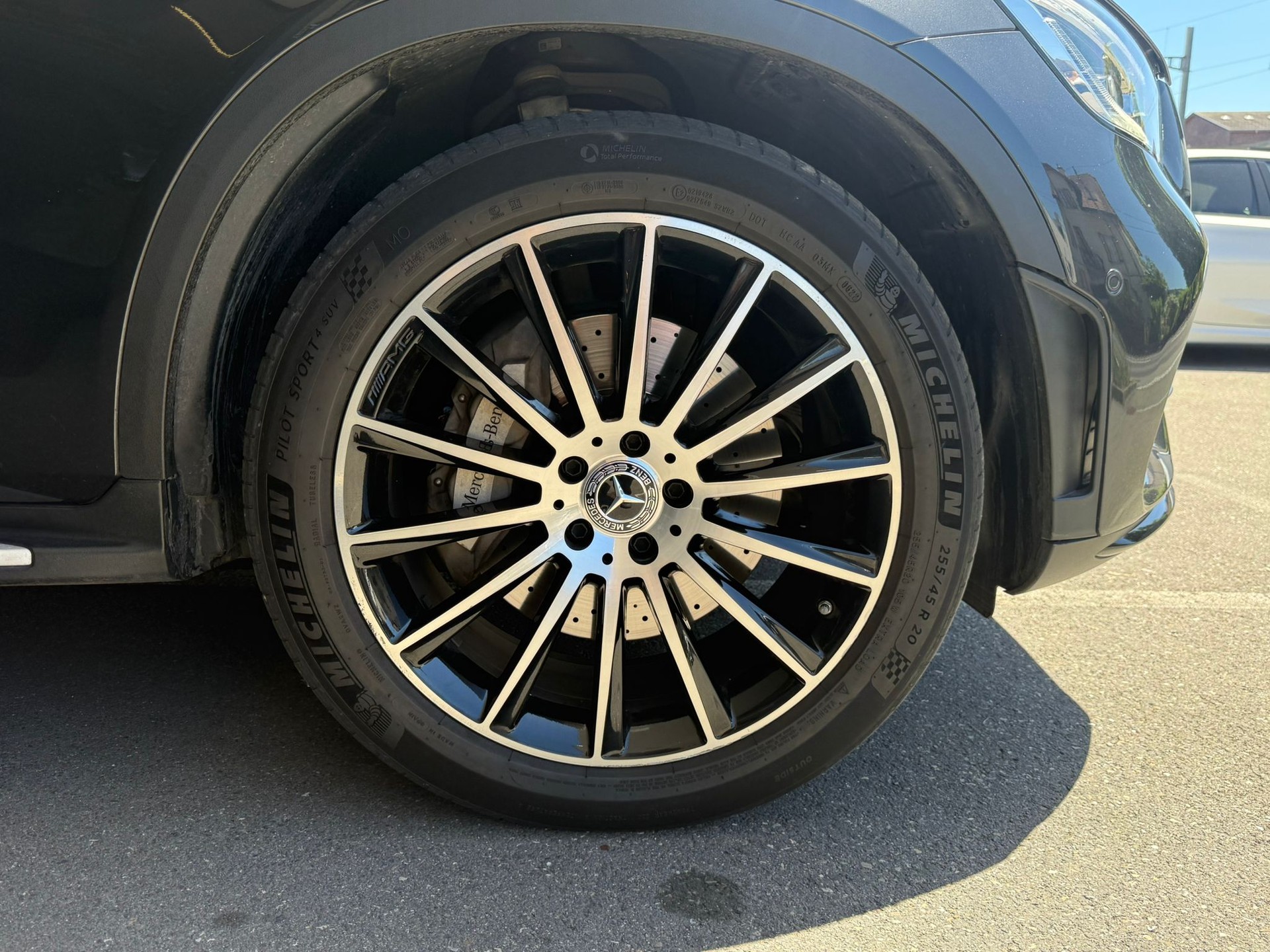 MERCEDES-BENZ GLC 300 de AMG Line 4Matic * Pano-Dach* *Gratis Service* *360 Kamera* 9G-Tronic-image-8