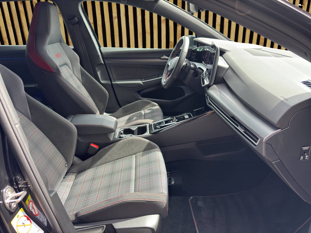 VW Golf VIII 2.0 TSI GTI DSG-image-4