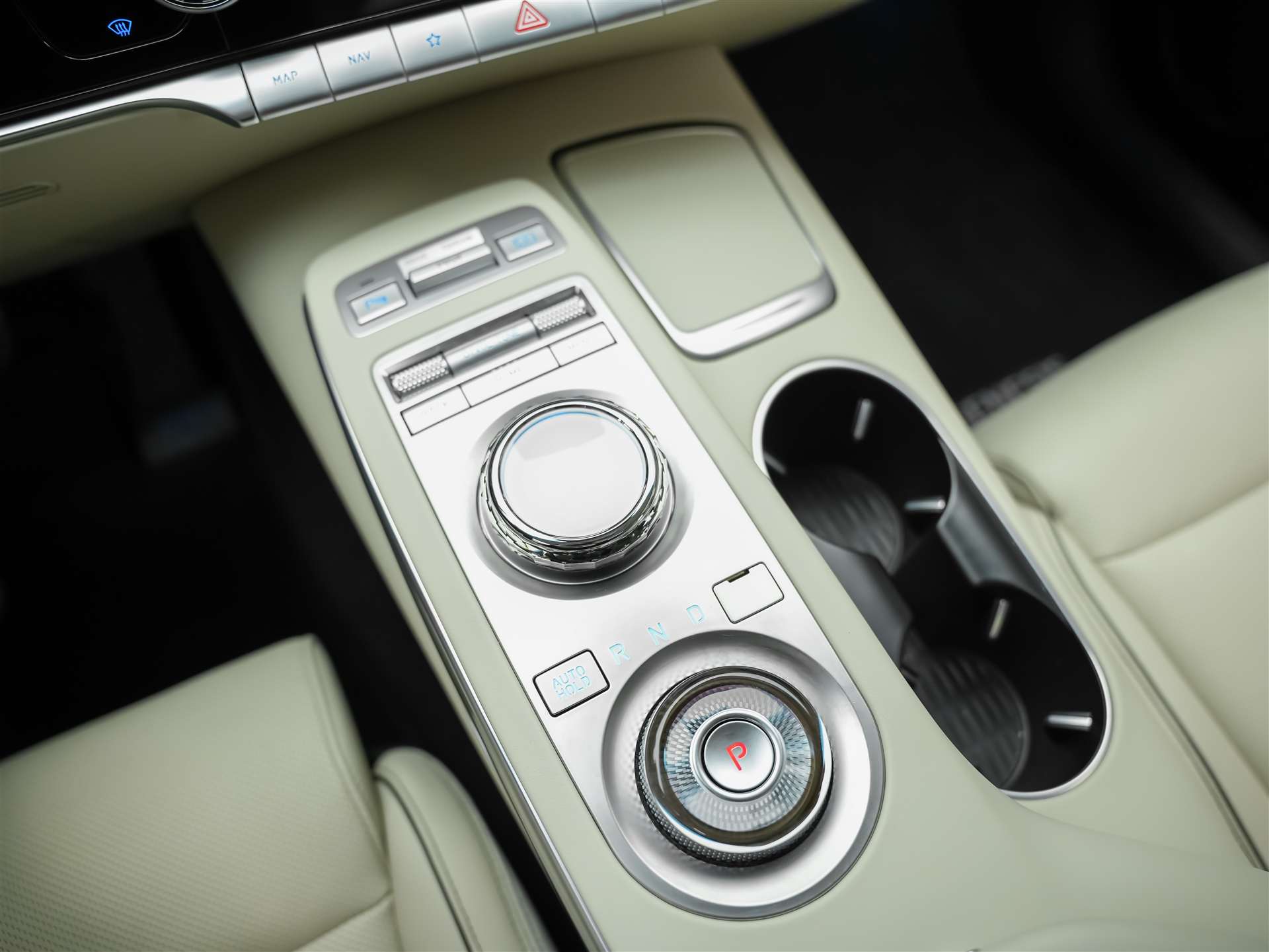 GENESIS GV70 2.5 TGDI Luxury AT8 AWD *Panorama*Lexicon*Massage*Sitzlüftung*-image-25