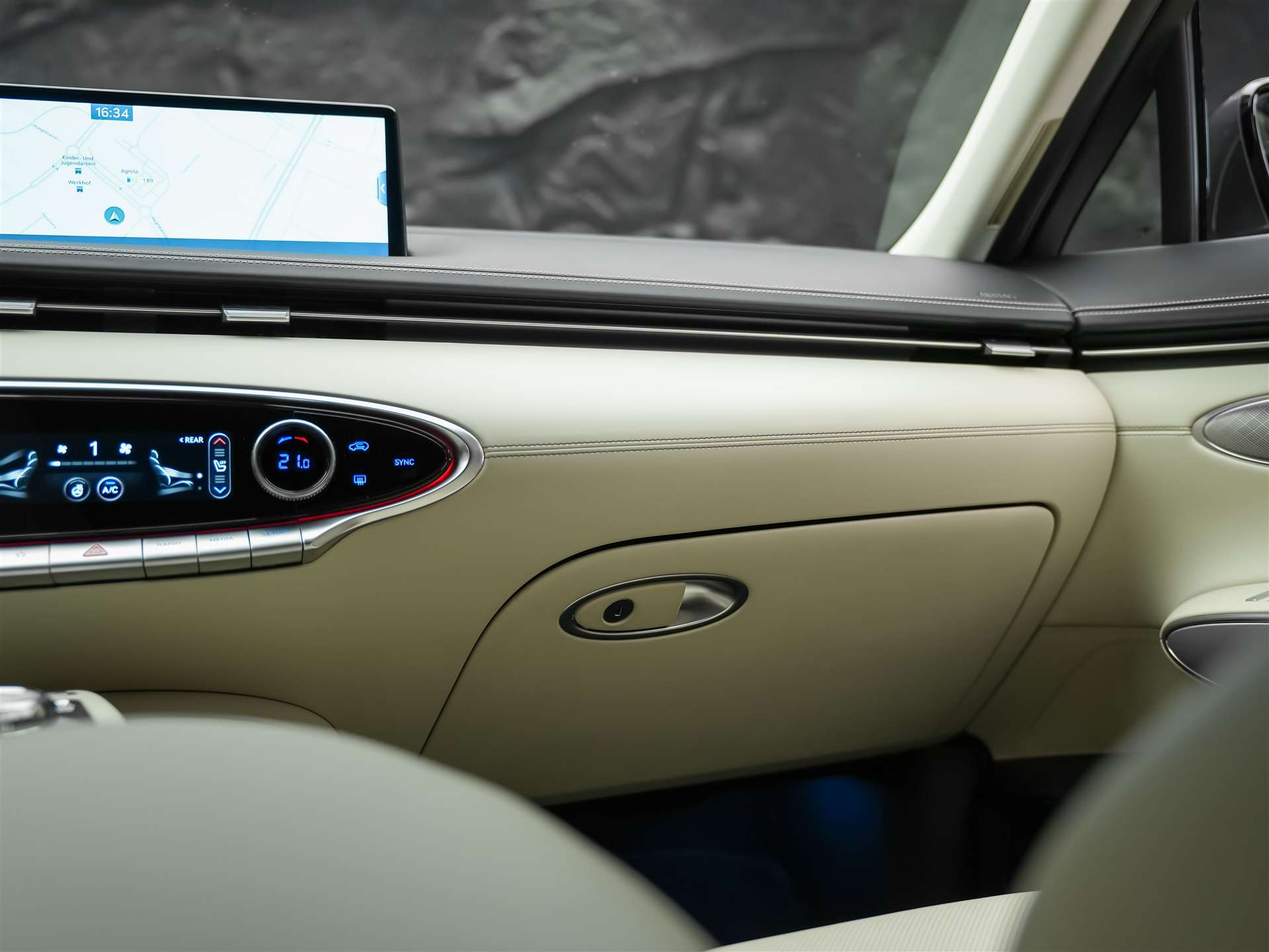 GENESIS GV70 2.5 TGDI Luxury AT8 AWD *Panorama*Lexicon*Massage*Sitzlüftung*-image-23