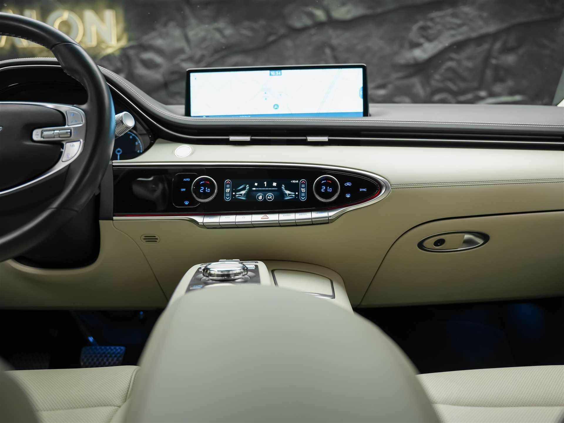 GENESIS GV70 2.5 TGDI Luxury AT8 AWD *Panorama*Lexicon*Massage*Sitzlüftung*-image-22