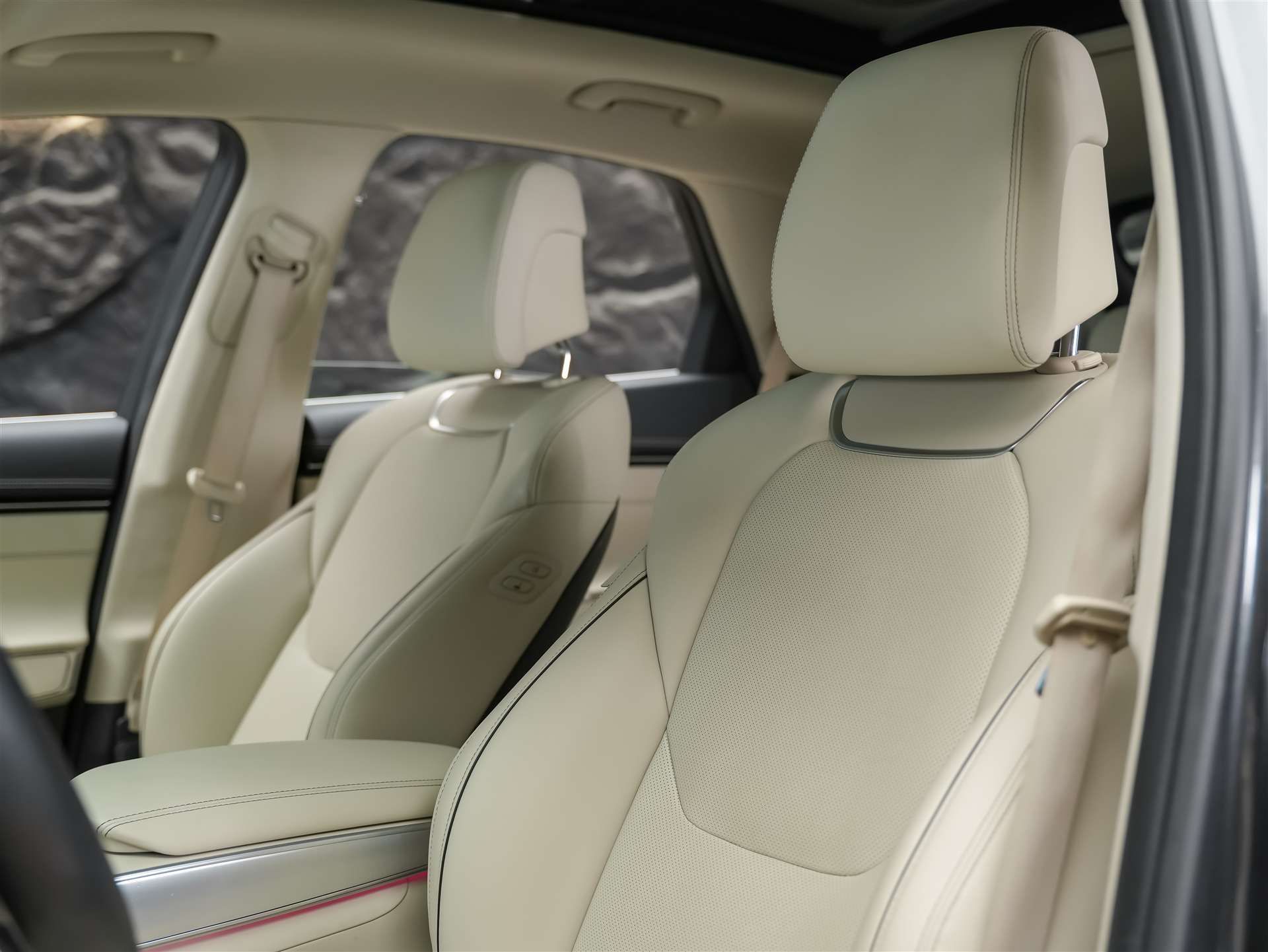 GENESIS GV70 2.5 TGDI Luxury AT8 AWD *Panorama*Lexicon*Massage*Sitzlüftung*-image-9