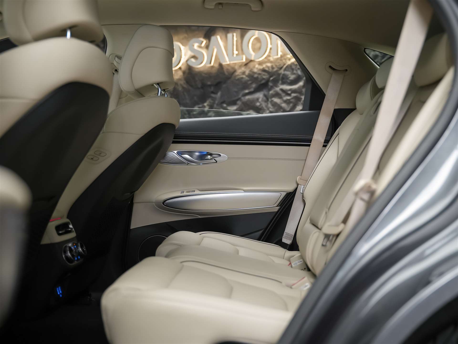 GENESIS GV70 2.5 TGDI Luxury AT8 AWD *Panorama*Lexicon*Massage*Sitzlüftung*-image-13