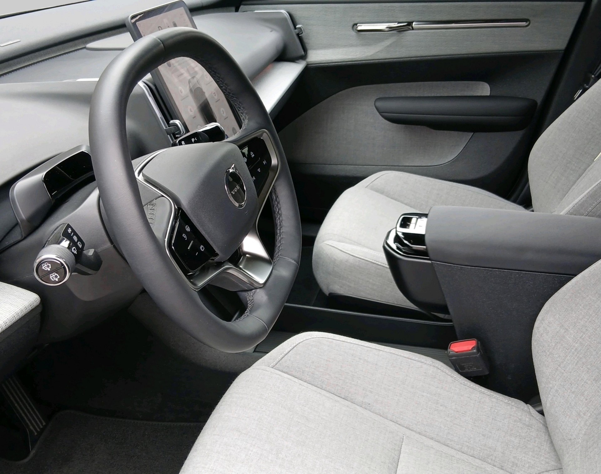VOLVO EX 30 E60 Twin Ultra AWD-image-2
