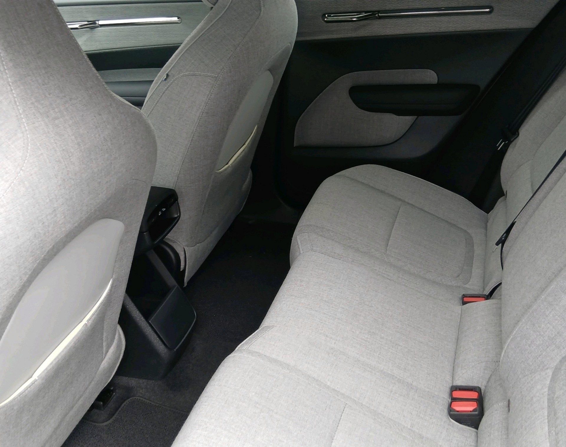 VOLVO EX 30 E60 Twin Ultra AWD-image-3