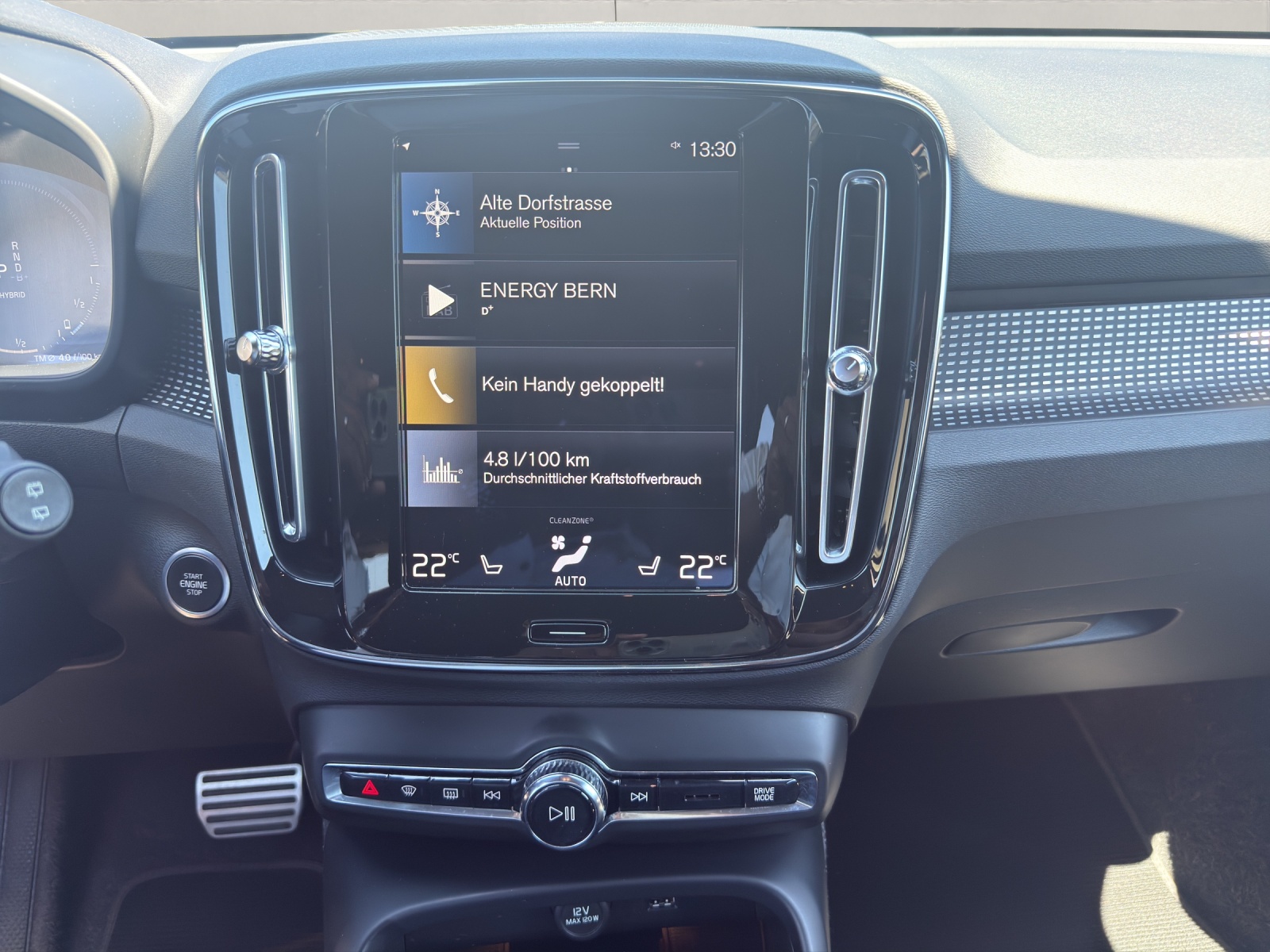 VOLVO XC40 1.5 T5 PiH R-Design-image-12