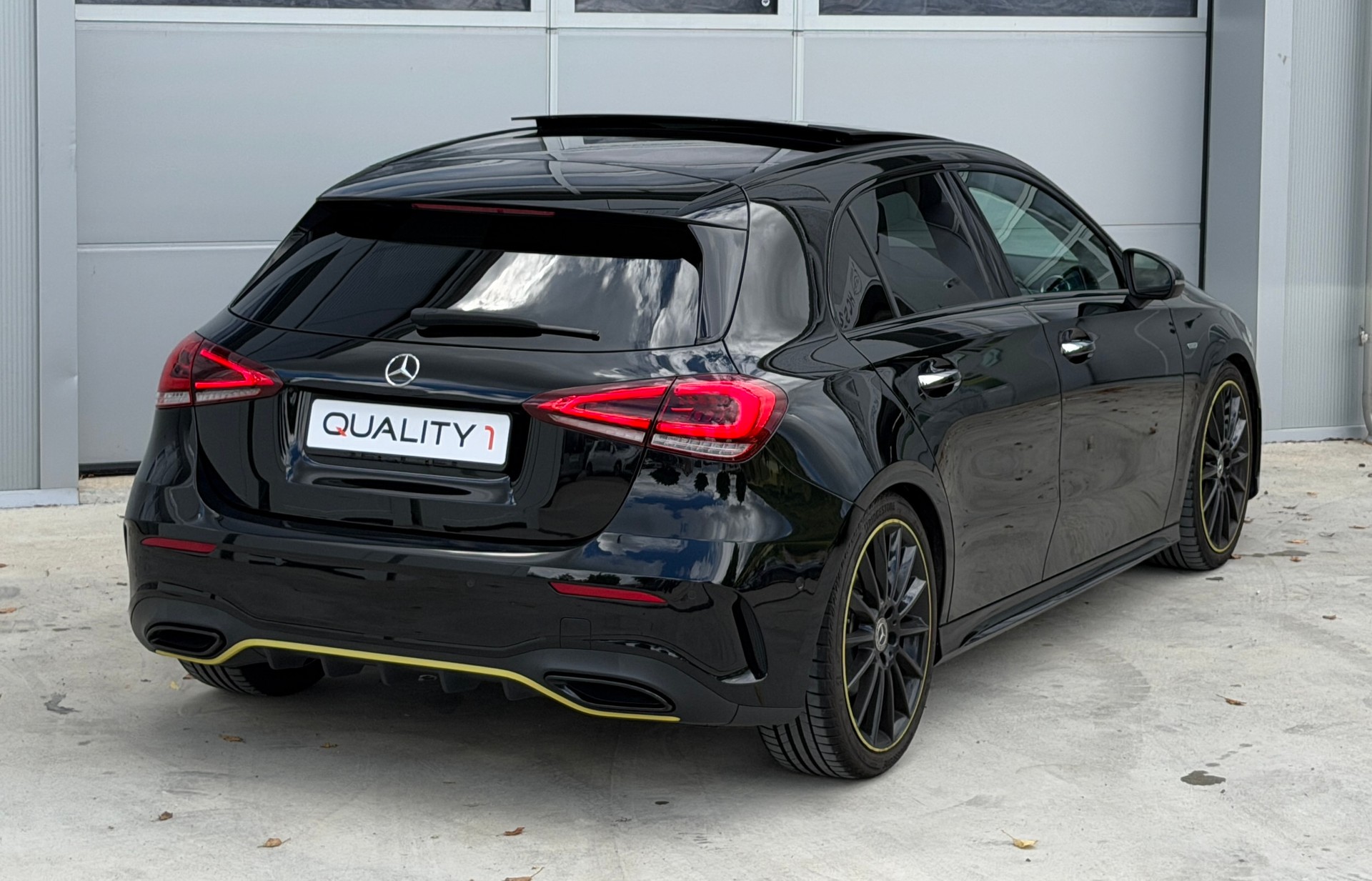 MERCEDES-BENZ A 250 4Matic AMG Line 4Matic 7G-DCT-image-5