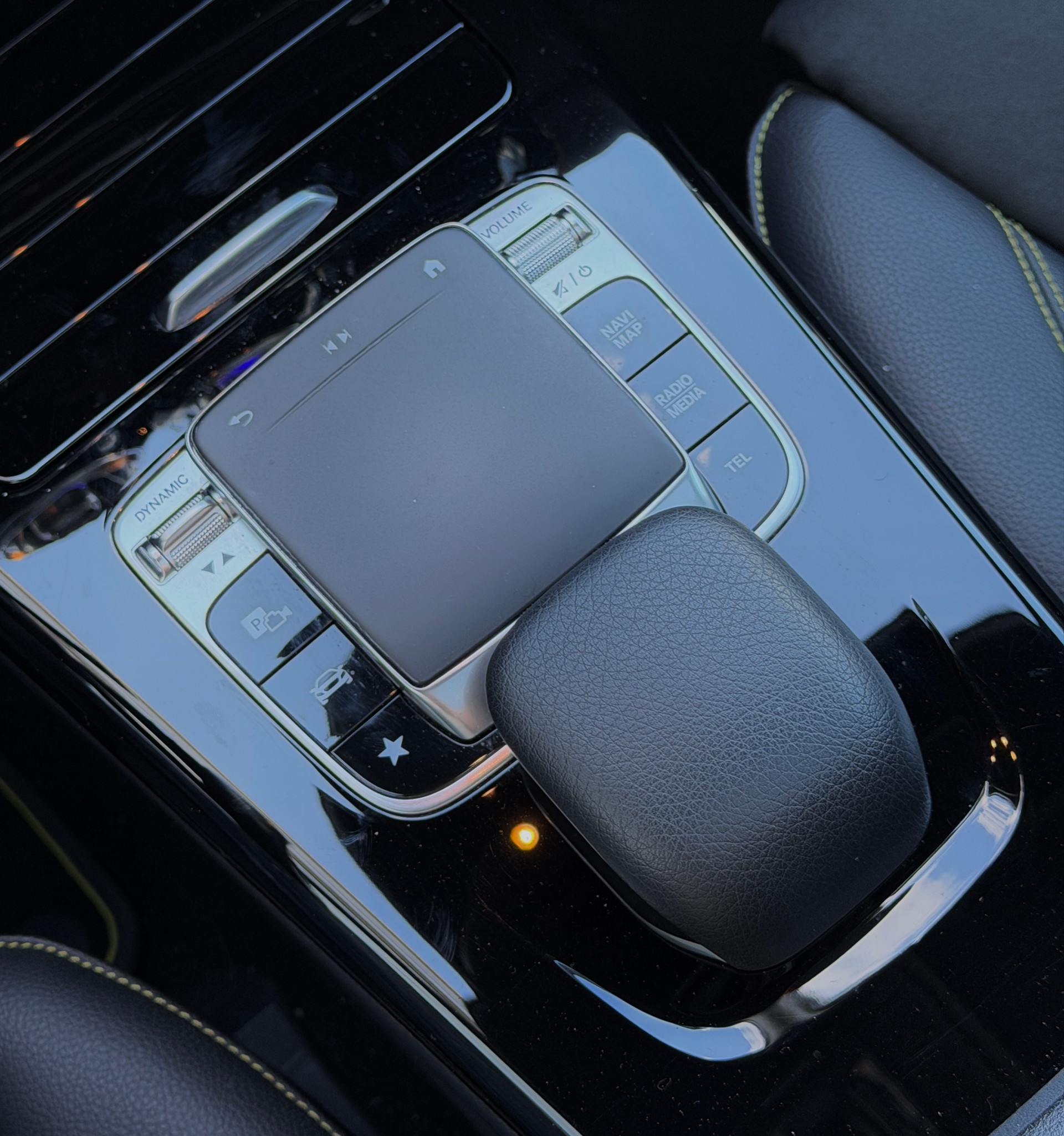 MERCEDES-BENZ A 250 4Matic AMG Line 4Matic 7G-DCT - Edition 1-image-12