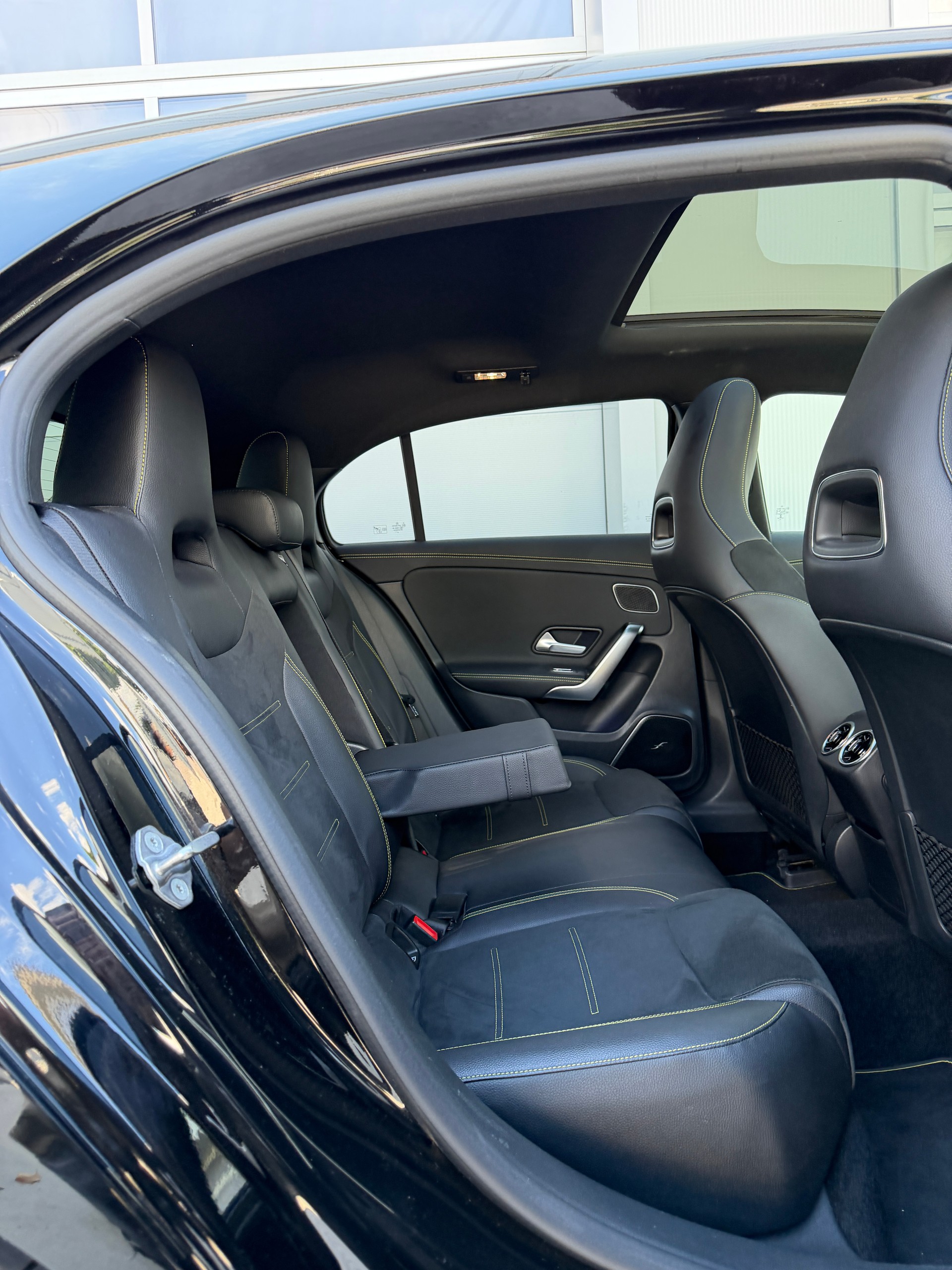 MERCEDES-BENZ A 250 4Matic AMG Line 4Matic 7G-DCT-image-14