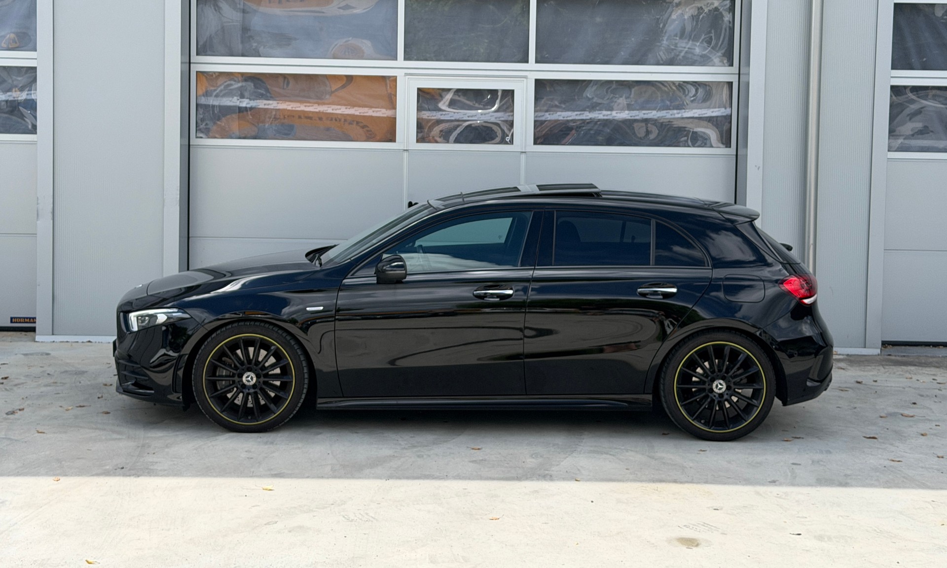 MERCEDES-BENZ A 250 4Matic AMG Line 4Matic 7G-DCT-image-1