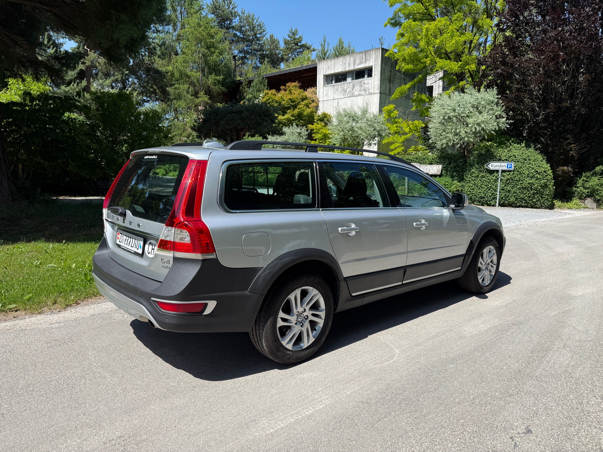 VOLVO XC70 D4 AWD Momentum Geartronic-image-5
