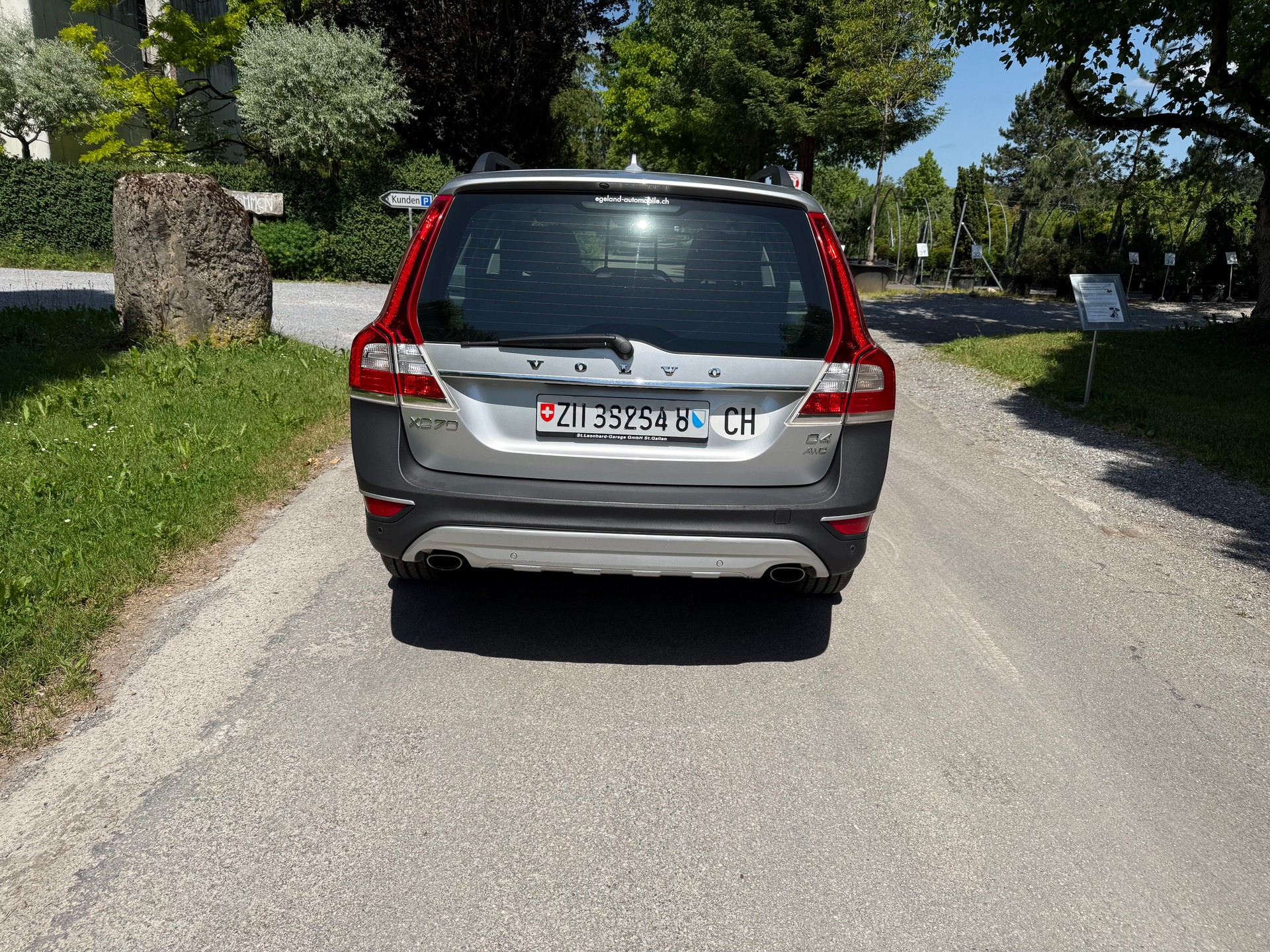 VOLVO XC70 D4 AWD Momentum Geartronic-image-4
