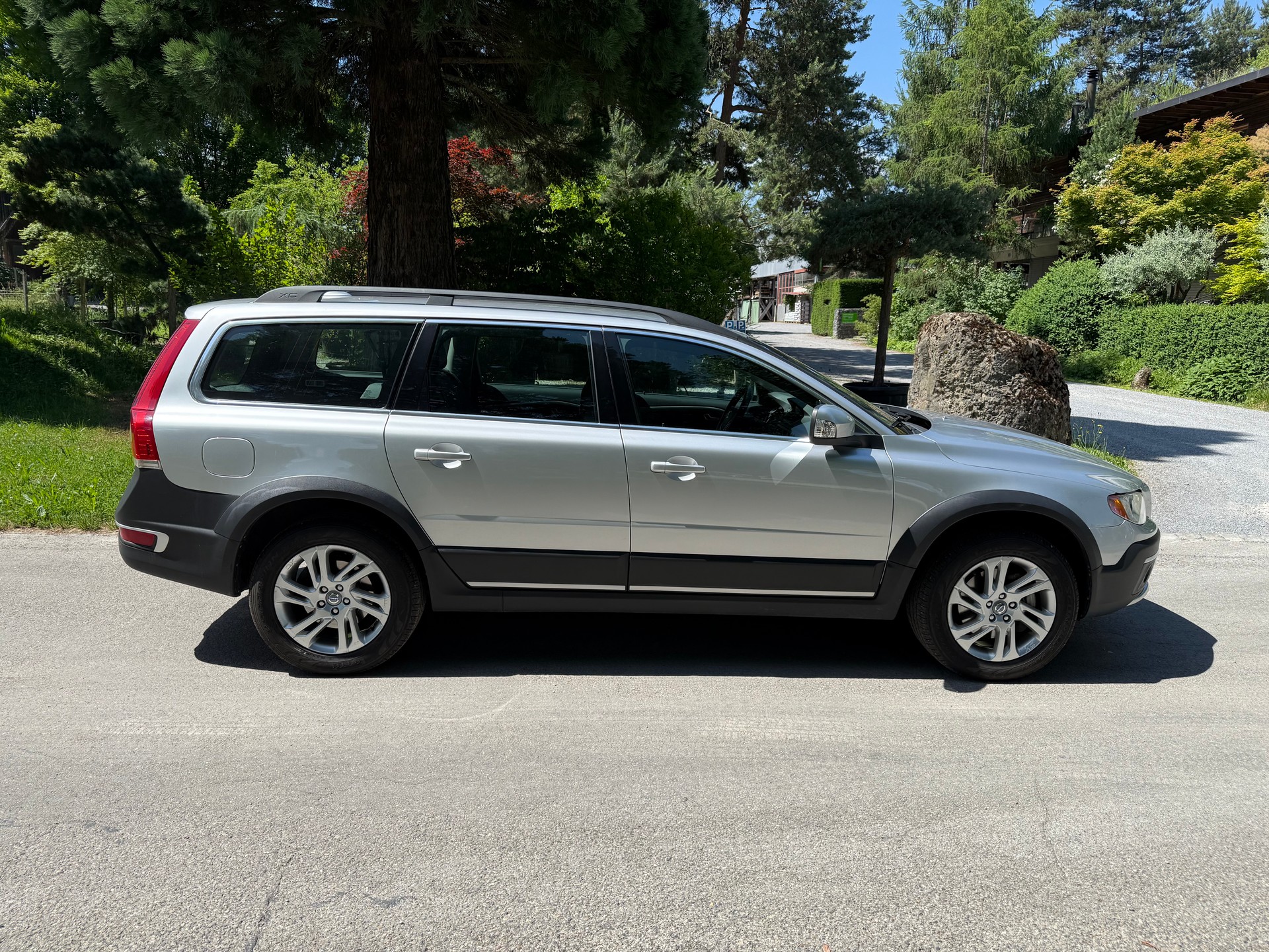 VOLVO XC70 D4 AWD Momentum Geartronic-image-6