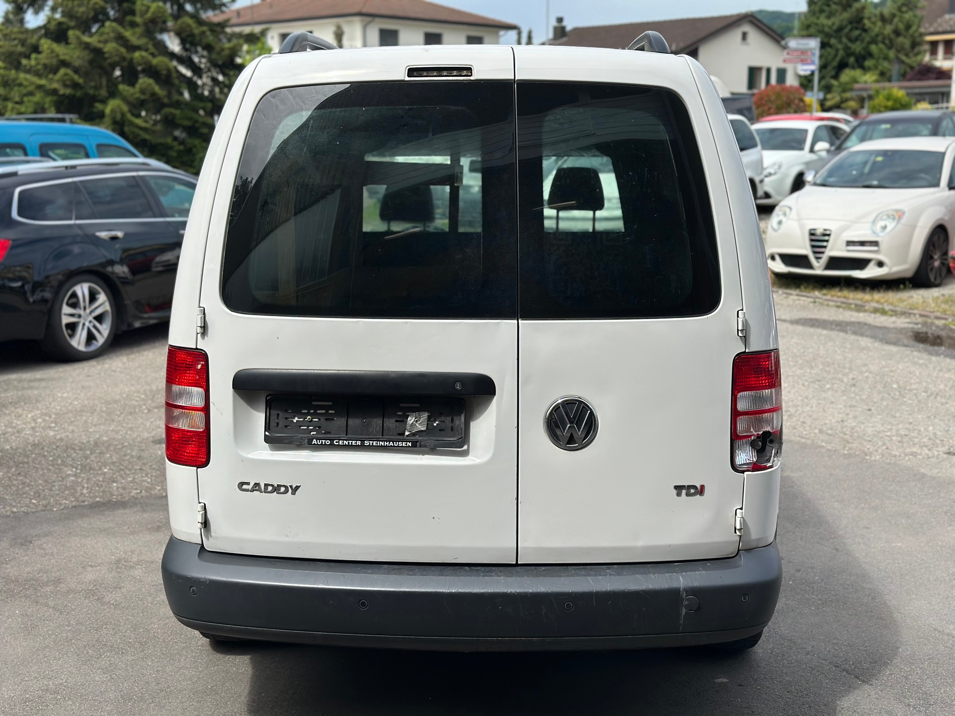 VW Caddy Maxi 1.6 TDI Blue Motion Technology-image-5