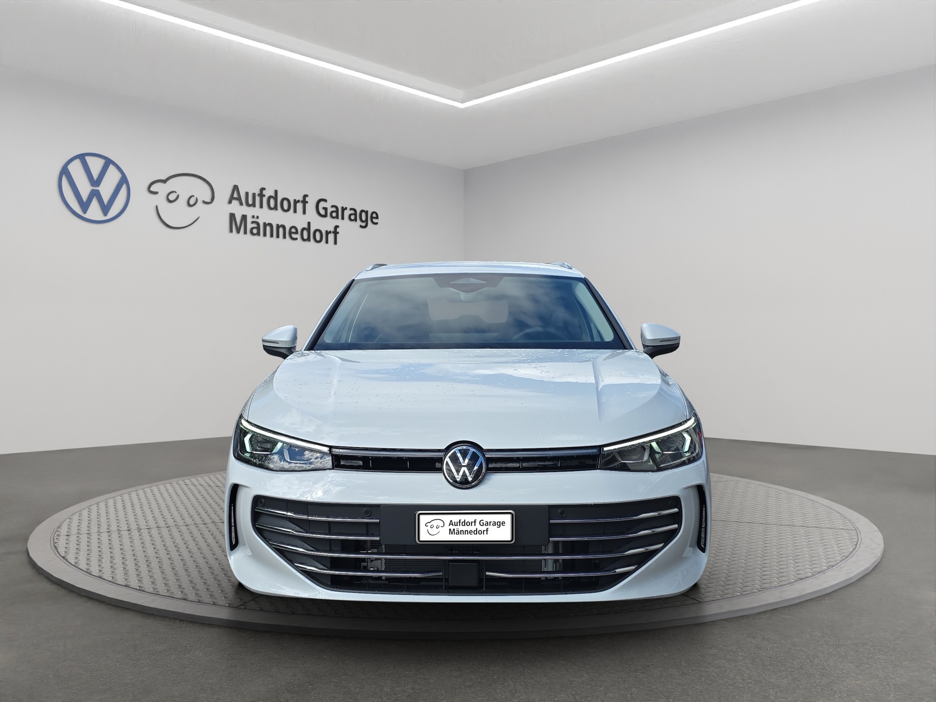 VW Passat Variant 2.0 TDI evo Business 4 Motion DSG-image-1
