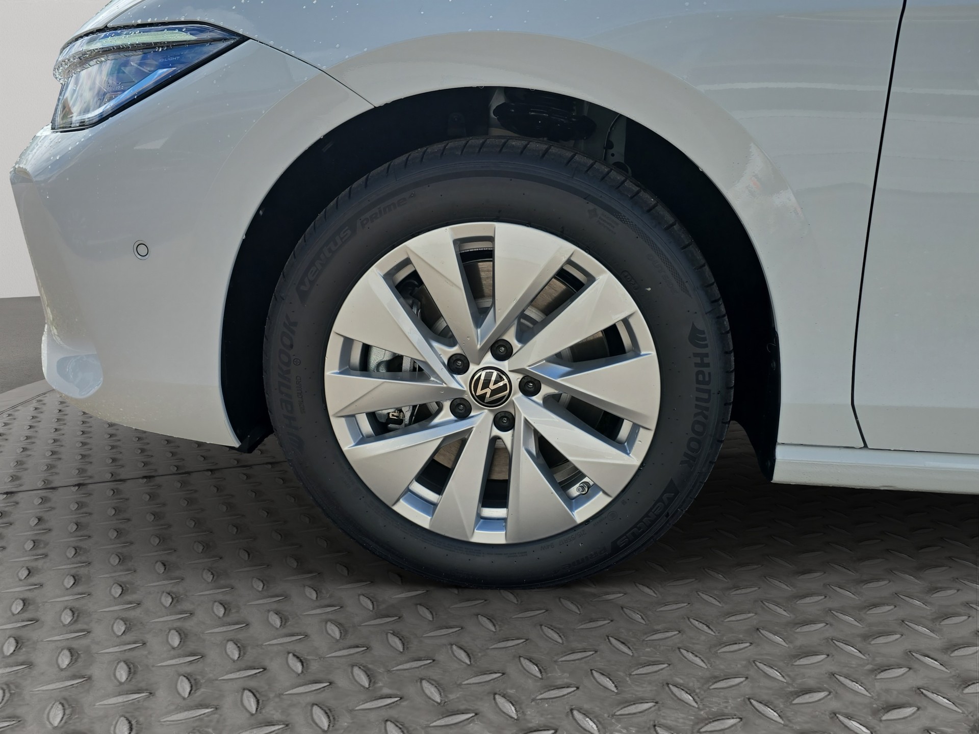 VW Passat Variant 2.0 TDI evo Business 4 Motion DSG-image-11
