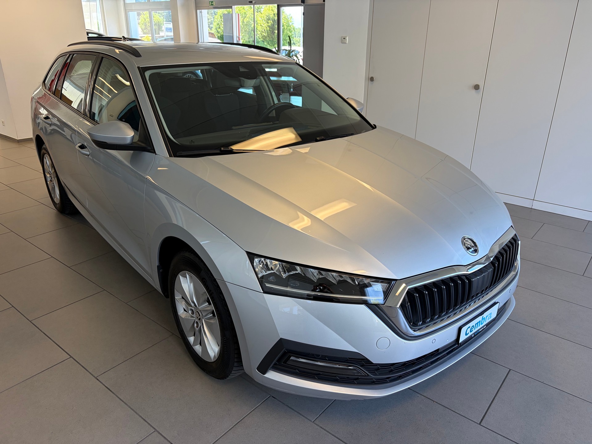 SKODA Octavia Combi 2.0 TDI DSG Ambition-image-1