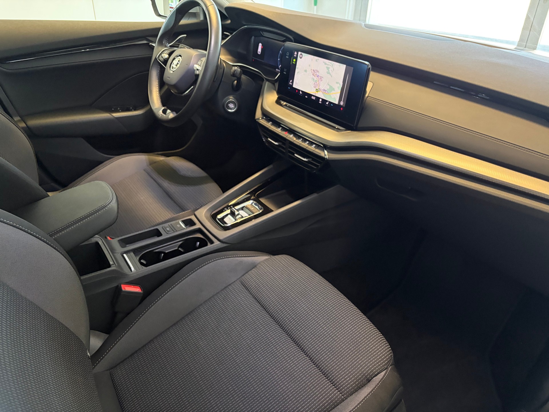 SKODA Octavia Combi 2.0 TDI DSG Ambition-image-7