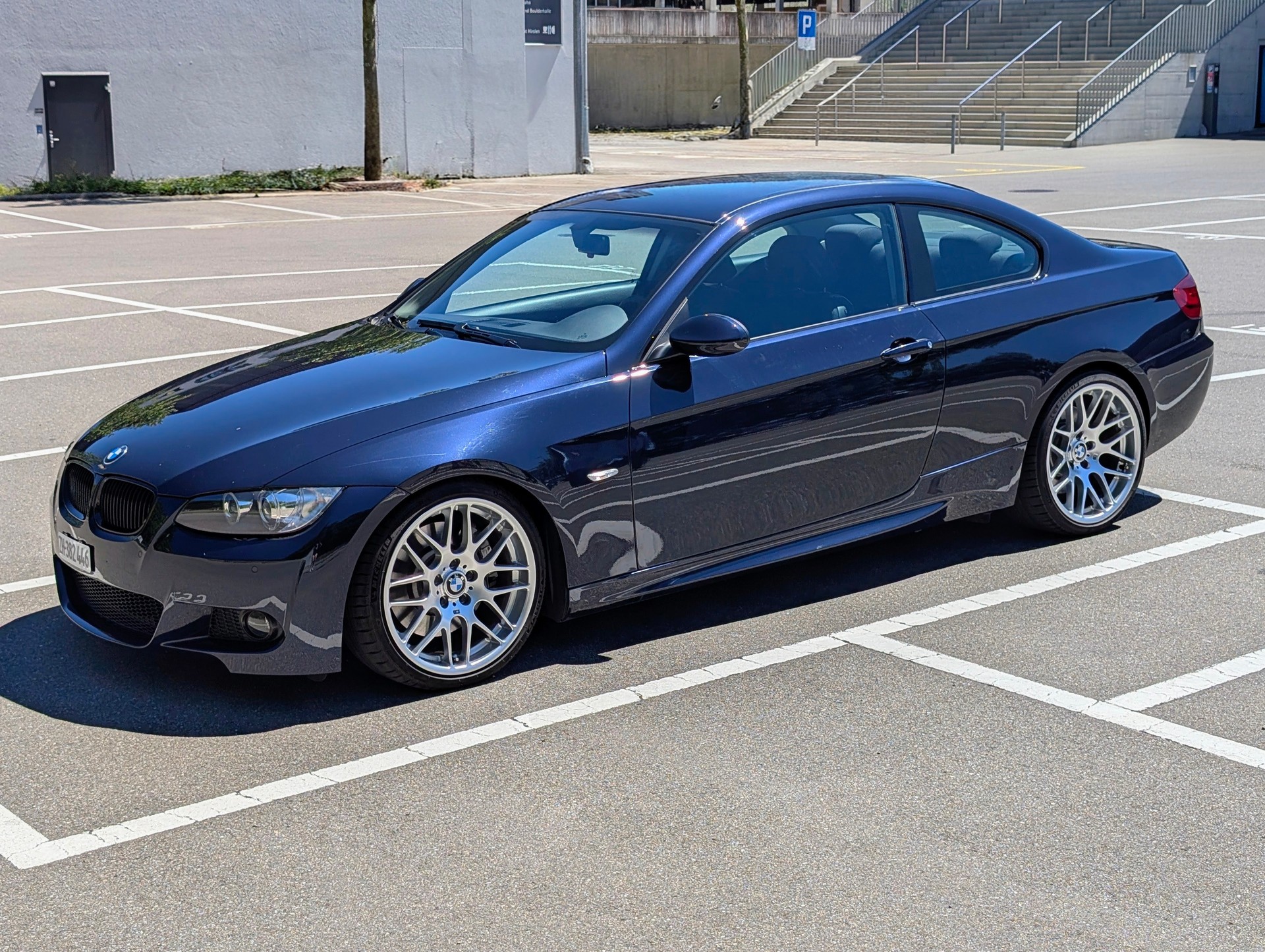 BMW 335i xDrive-image-2