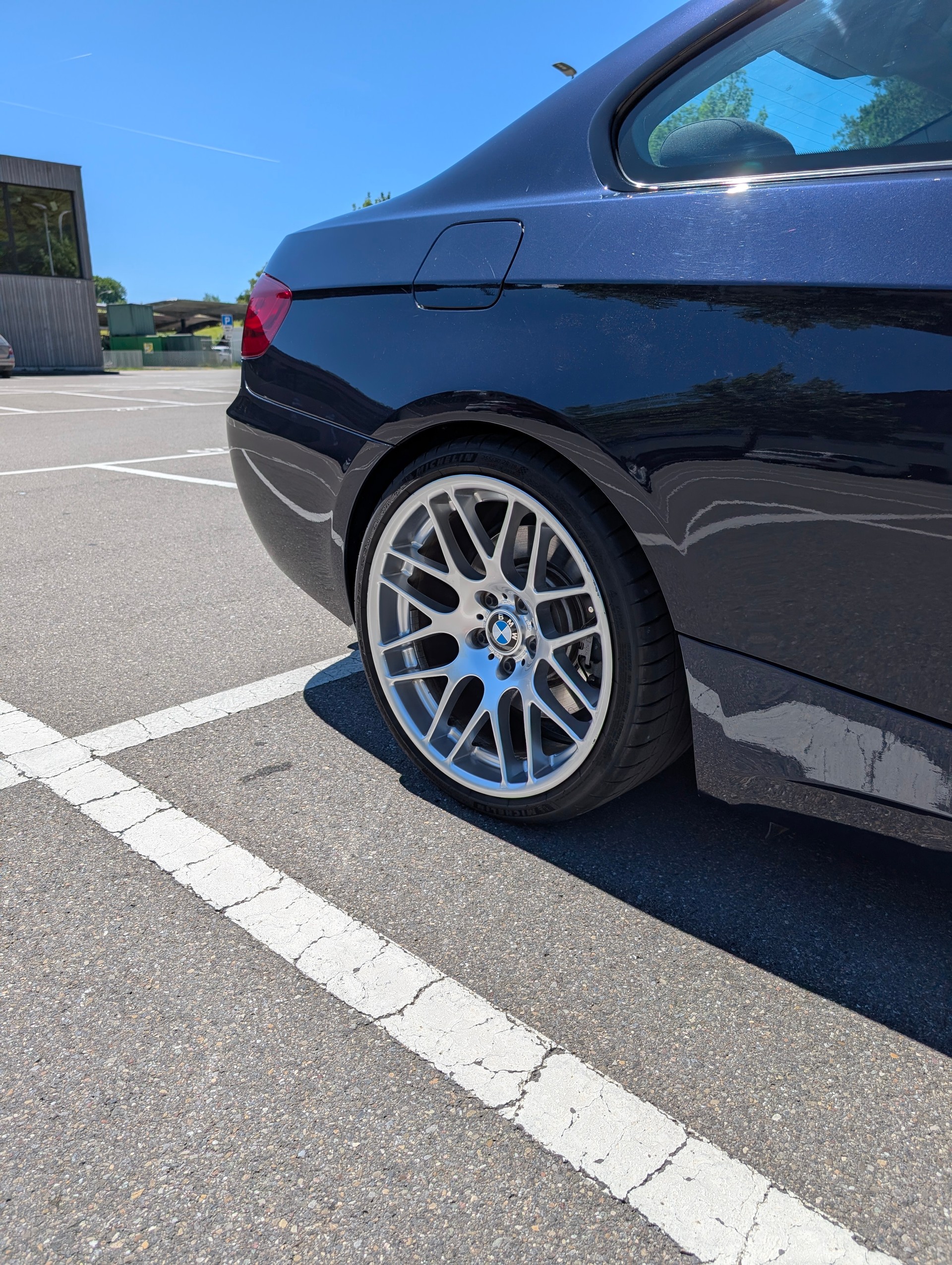BMW 335i xDrive-image-6