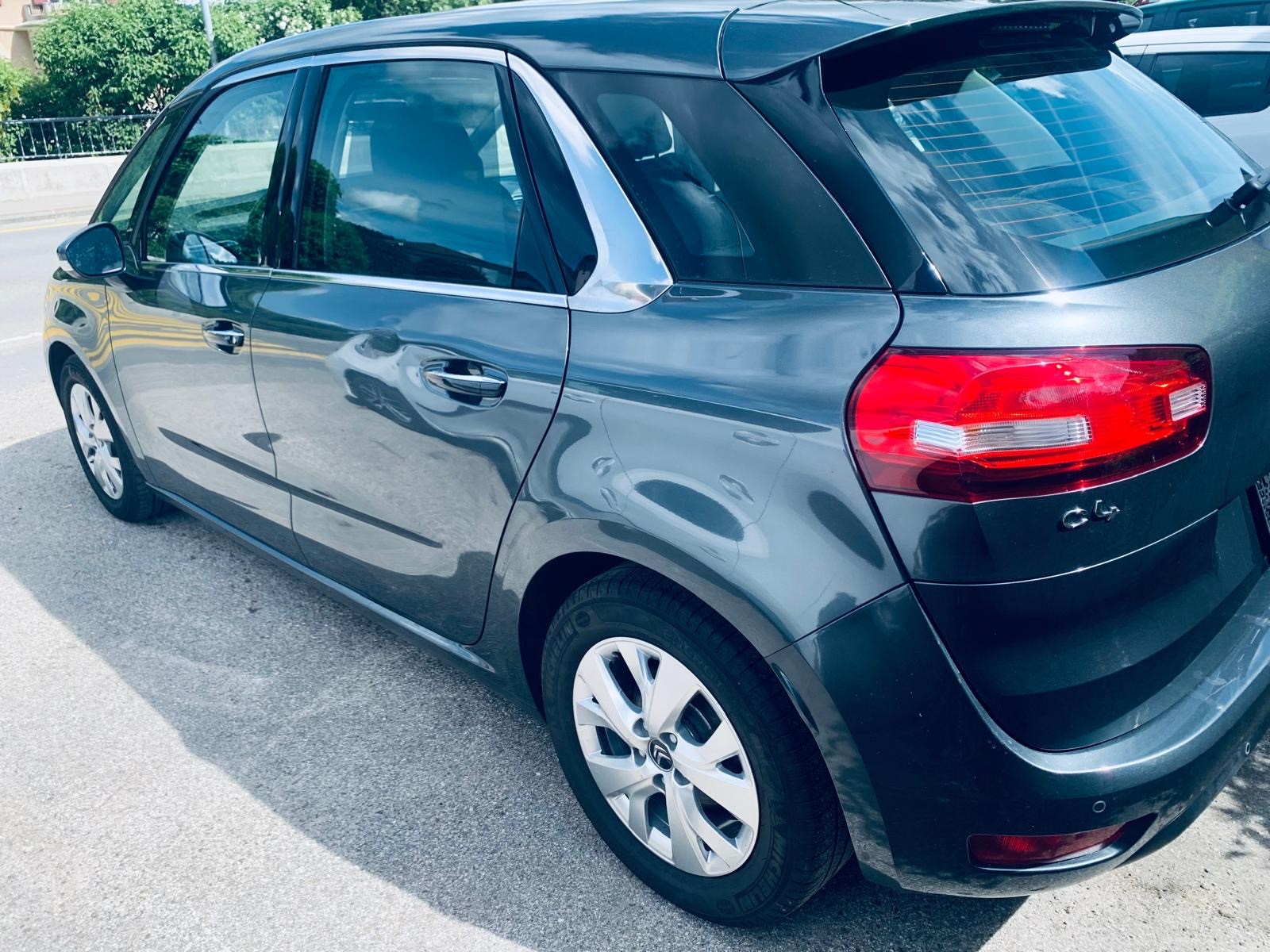CITROEN C4 Picasso 1.6 e-HDi Attraction ETG6-image-4