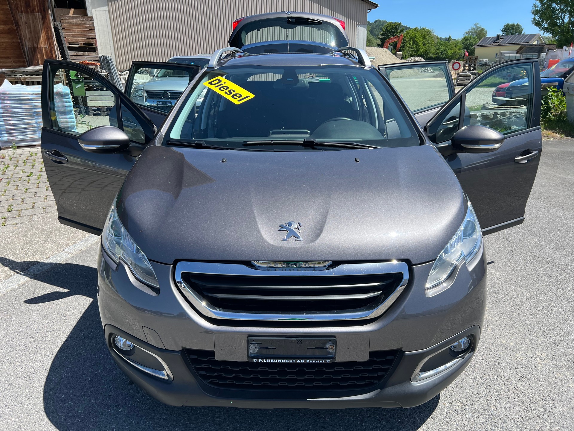 PEUGEOT 2008 1.6 e-HDi Active-image-6