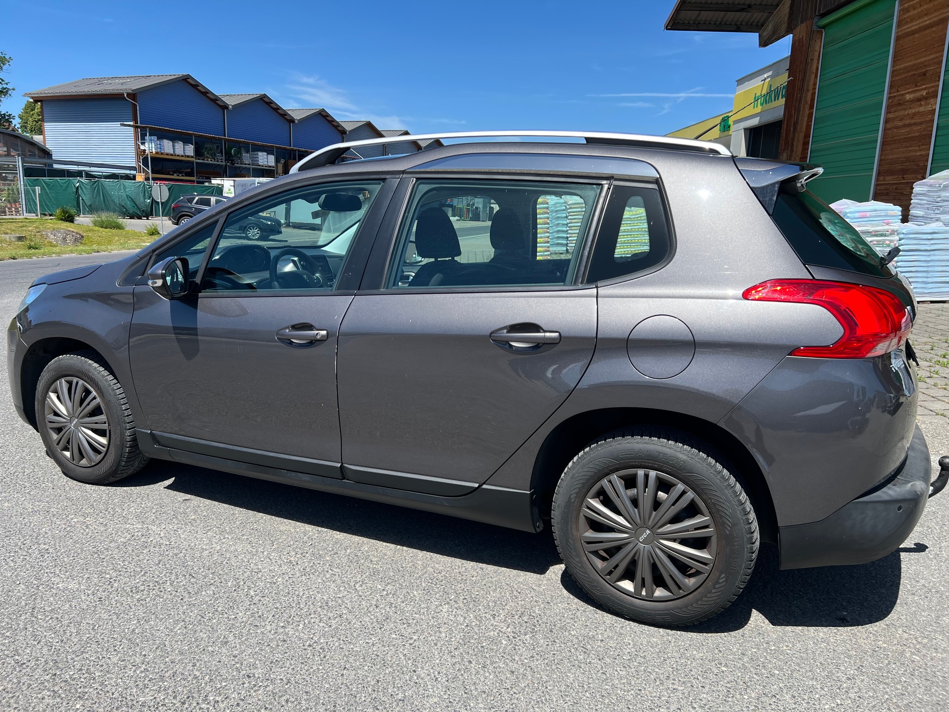 PEUGEOT 2008 1.6 e-HDi Active-image-3