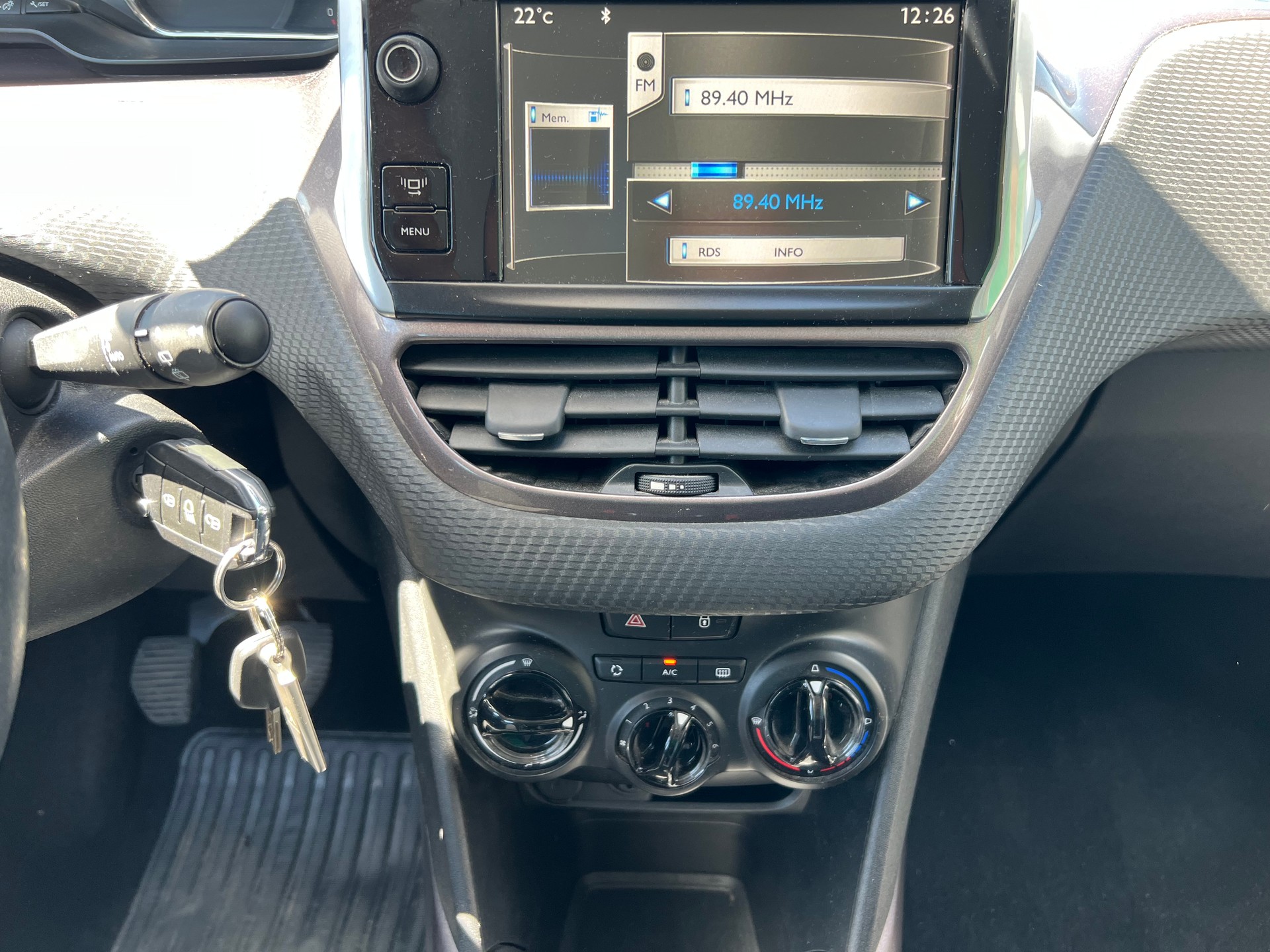 PEUGEOT 2008 1.6 e-HDi Active-image-13