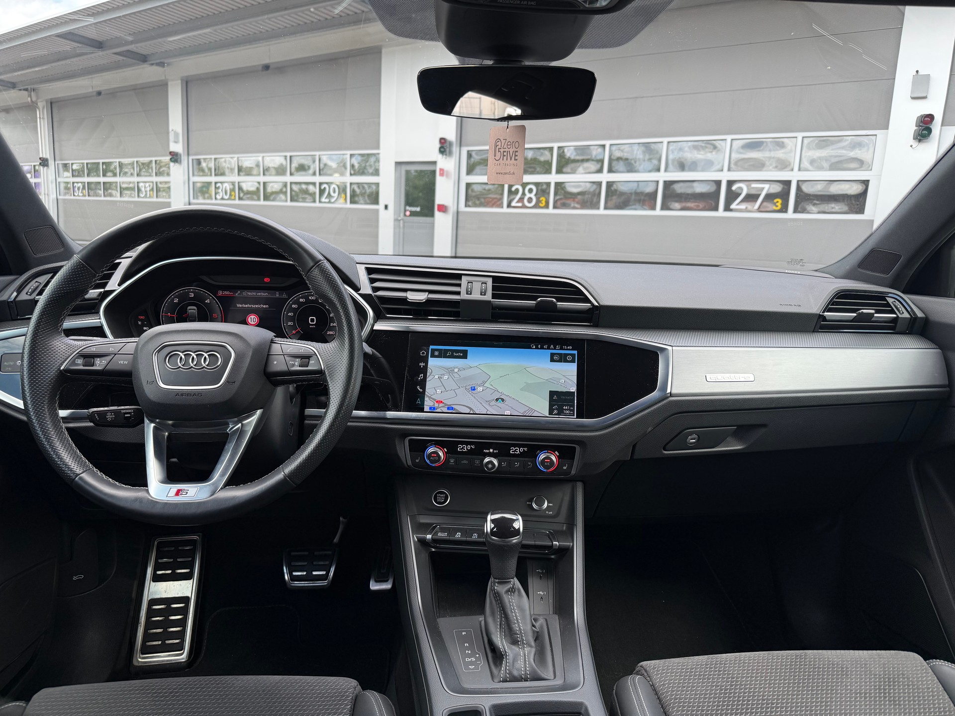 AUDI Q3 Sportback 40 TDI S line quattro S-tronic-image-8