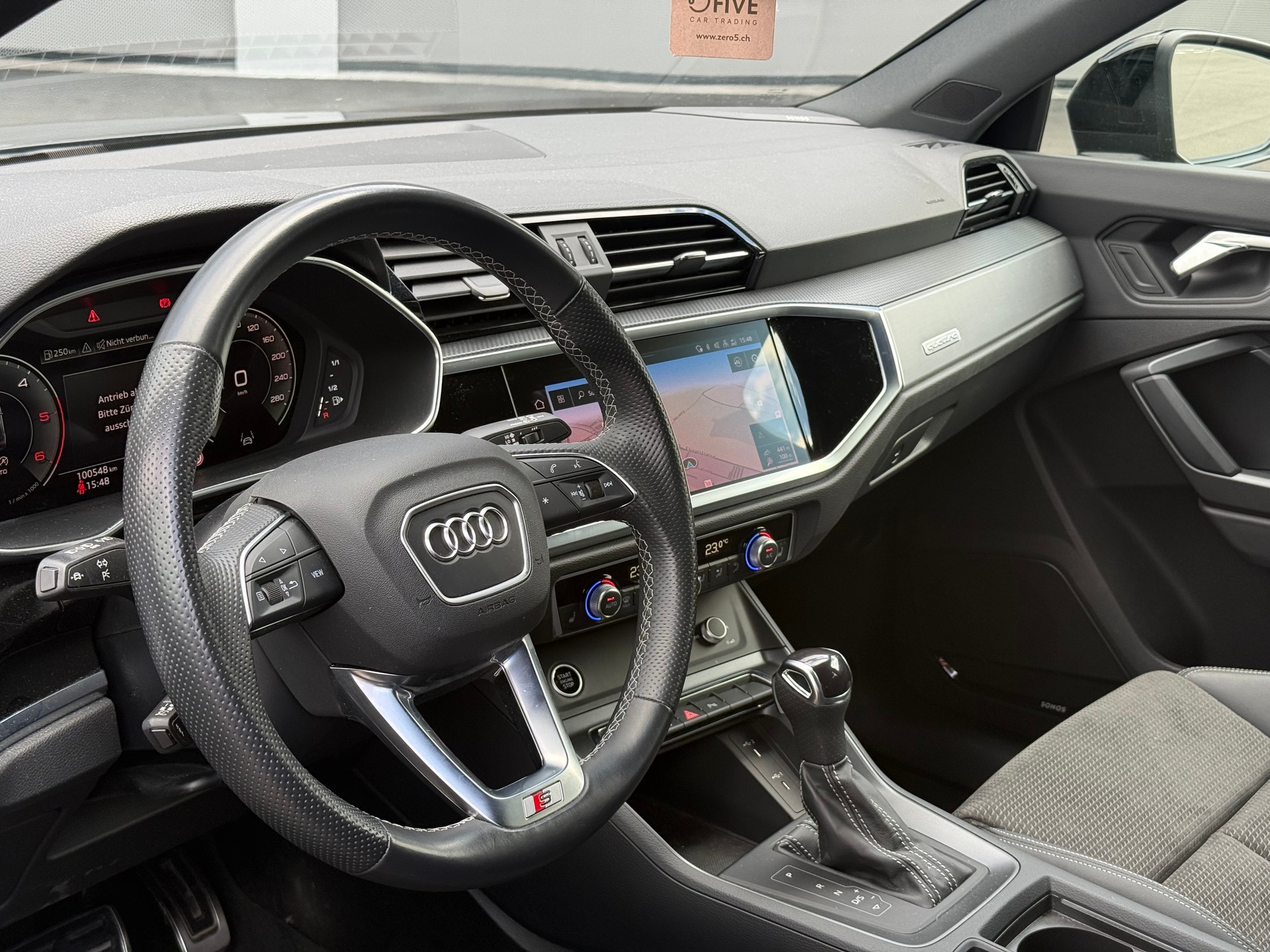 AUDI Q3 Sportback 40 TDI S line quattro S-tronic-image-7