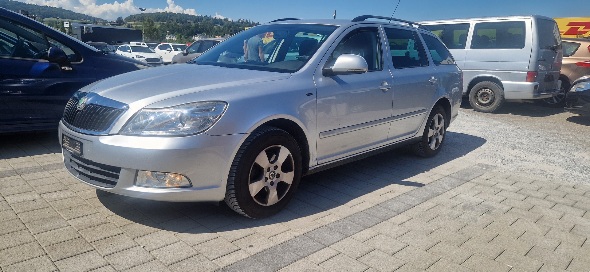 SKODA Octavia Combi 1.8 TSI 50Years 4x4-image-0