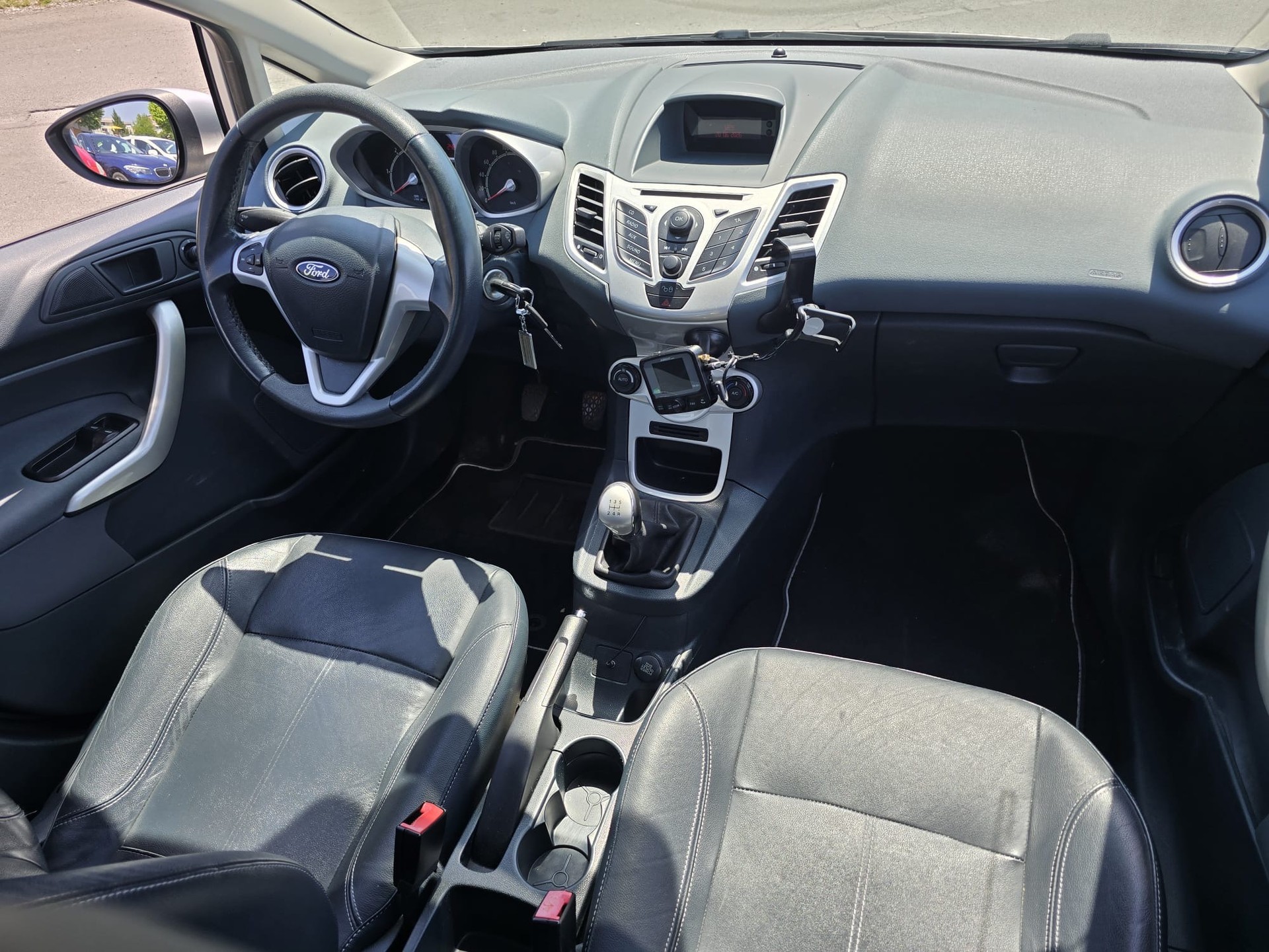 FORD Fiesta 1.6 16V TDCi Titanium-image-9