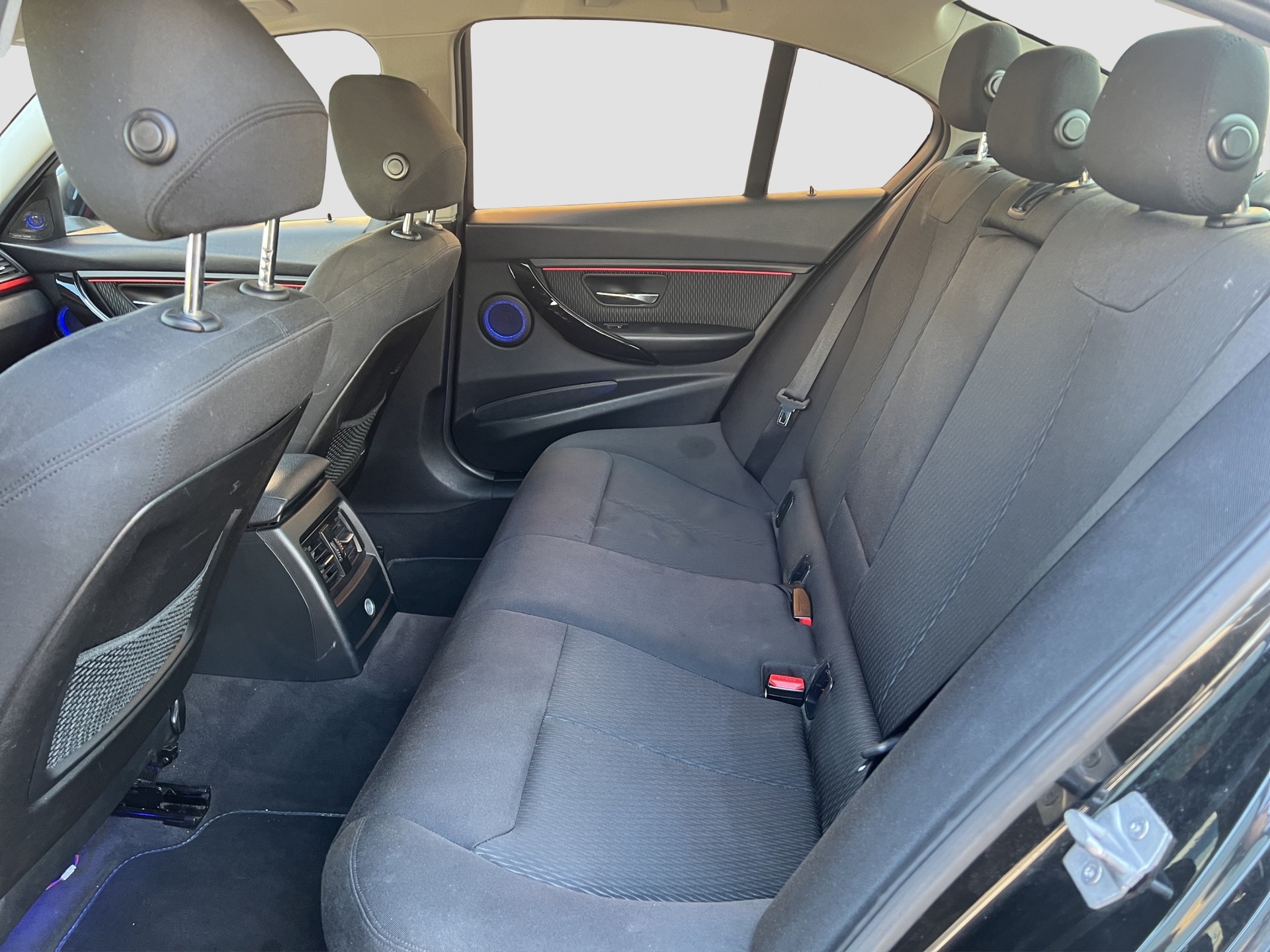 BMW 318d Sport Line Steptronic-image-11