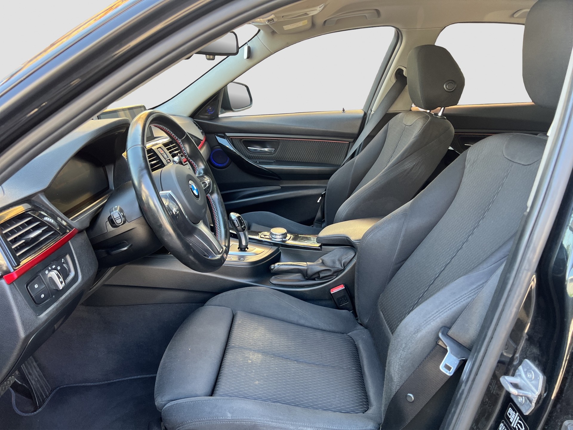 BMW 318d Sport Line Steptronic-image-8