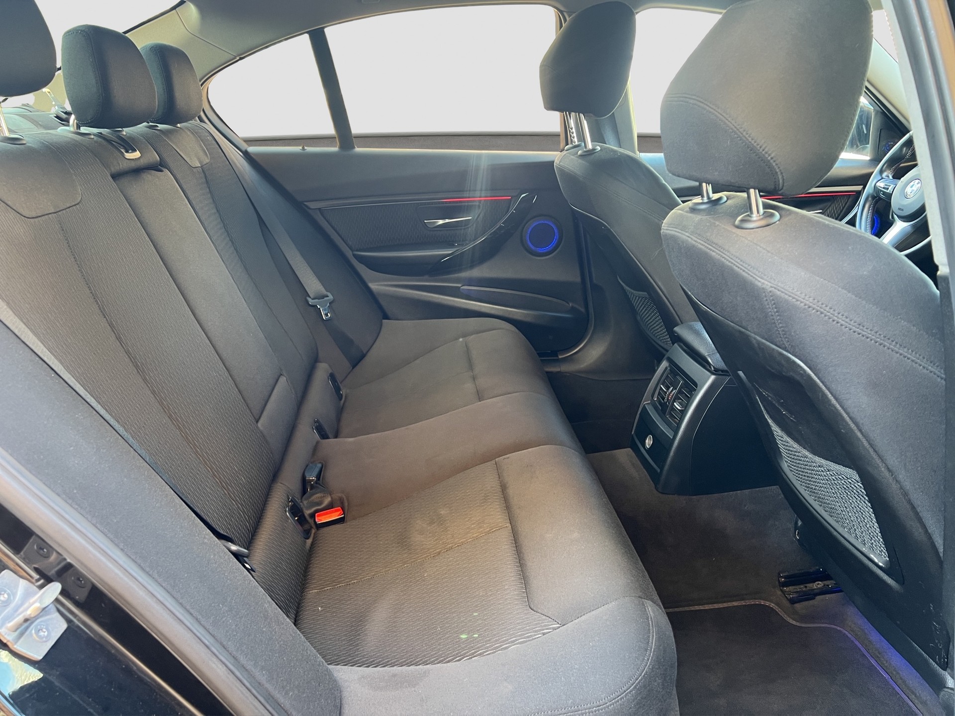 BMW 318d Sport Line Steptronic-image-14