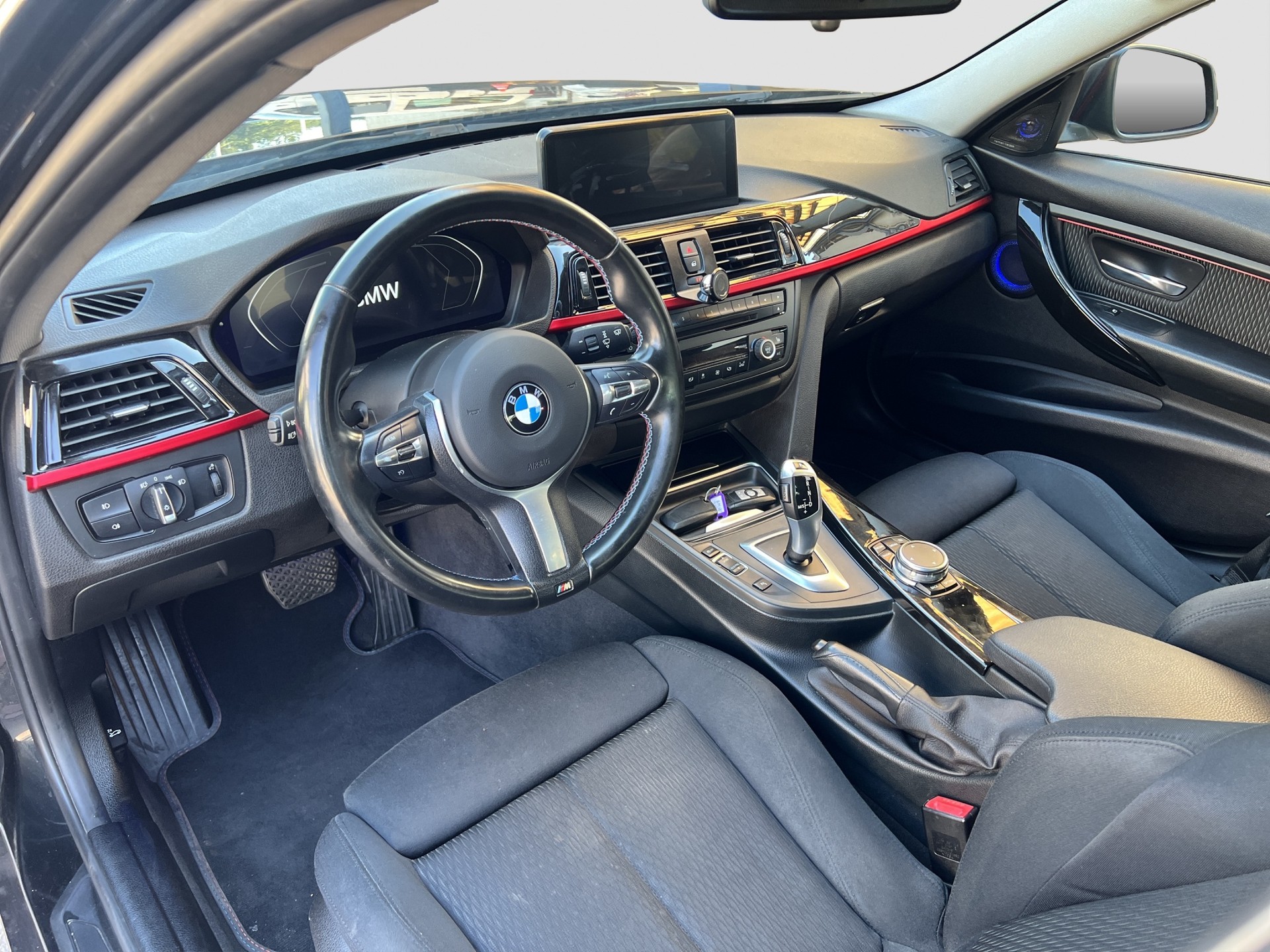 BMW 318d Sport Line Steptronic-image-9