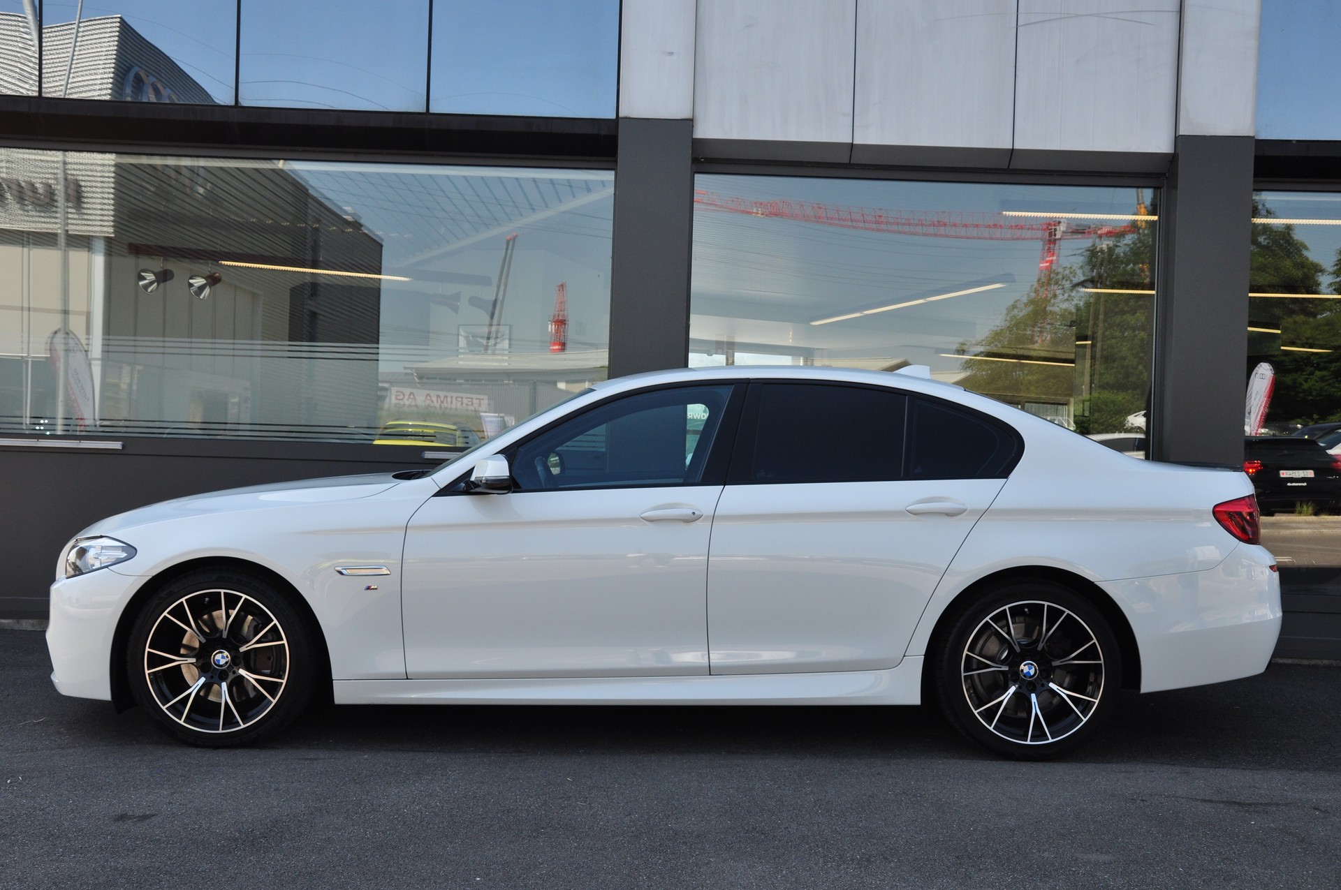 BMW 525d xDrive Steptronic M Sport-image-4