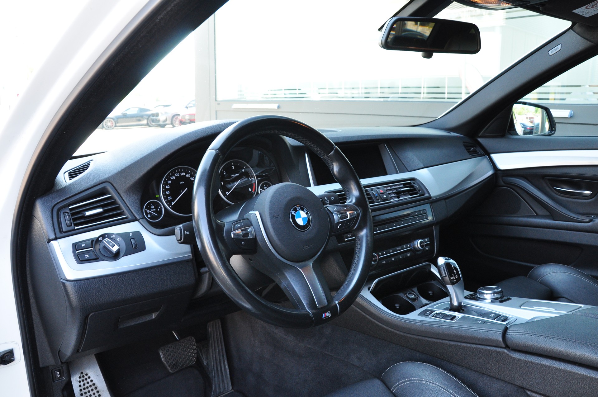BMW 525d xDrive Steptronic M Sport-image-18