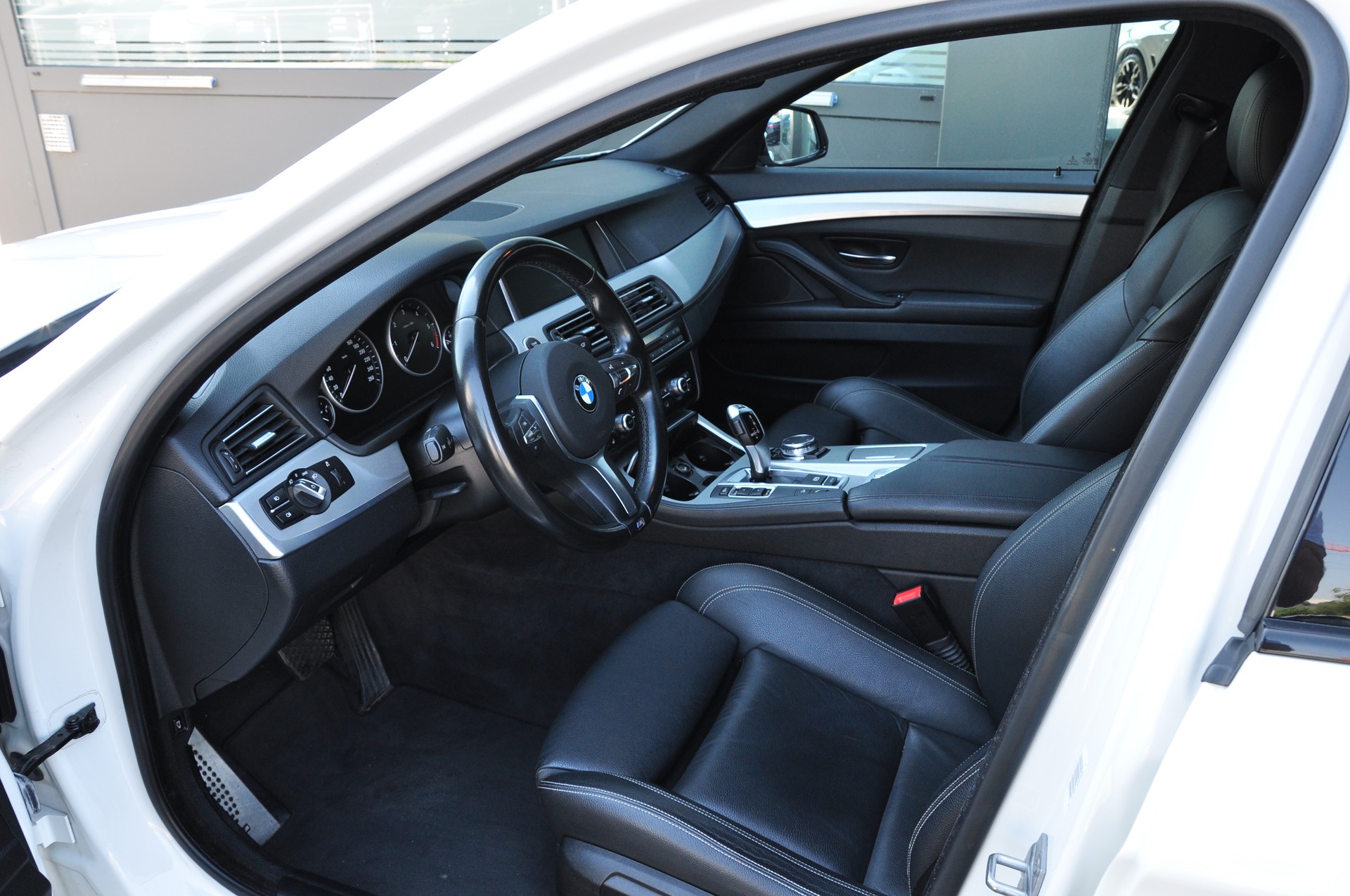 BMW 525d xDrive Steptronic M Sport-image-15