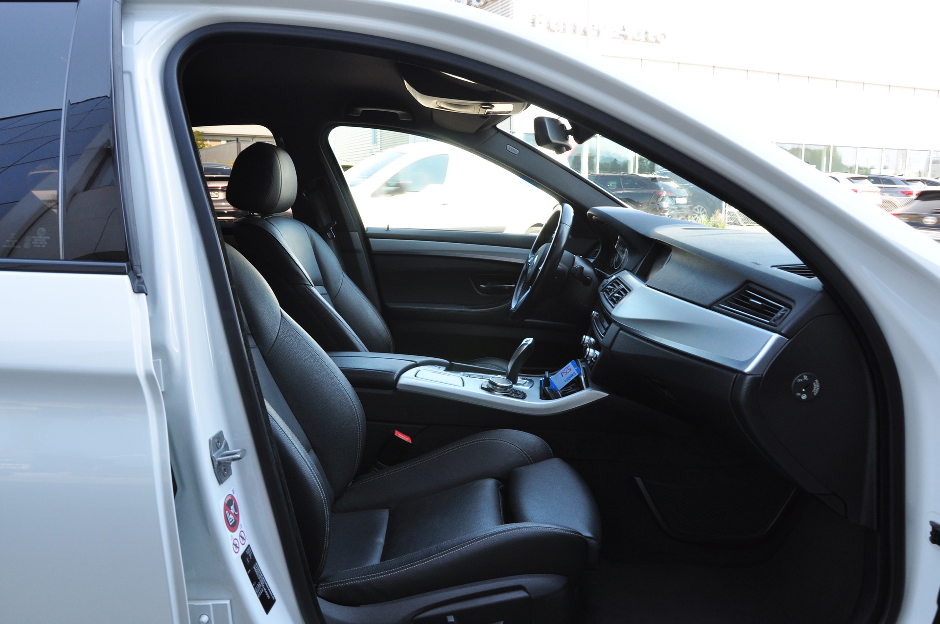 BMW 525d xDrive Steptronic M Sport-image-16