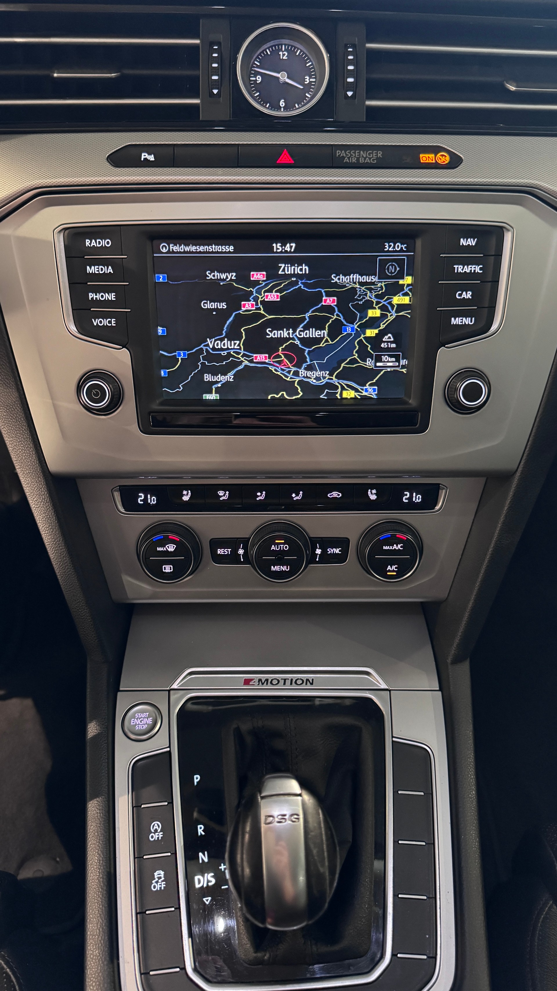 VW Passat Variant 2.0 TDI BMT Highline DSG 4Motion-image-8