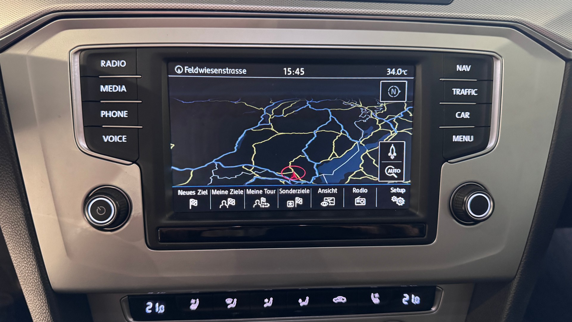 VW Passat Variant 2.0 TDI BMT Highline DSG 4Motion-image-10