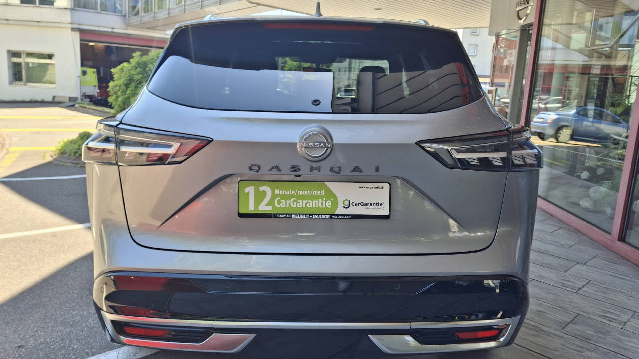 NISSAN Qashqai 1.3 DIG-T Tekna+ 4x4-image-4