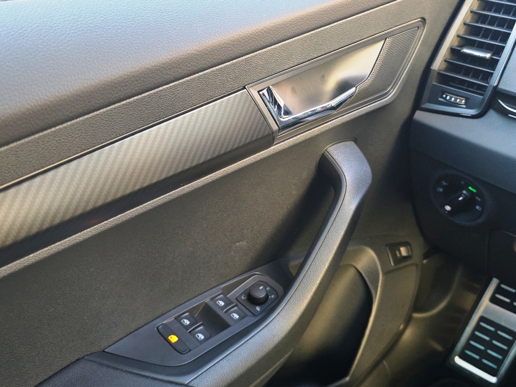 SKODA Karoq 1.5 TSI SportLine DSG-image-19