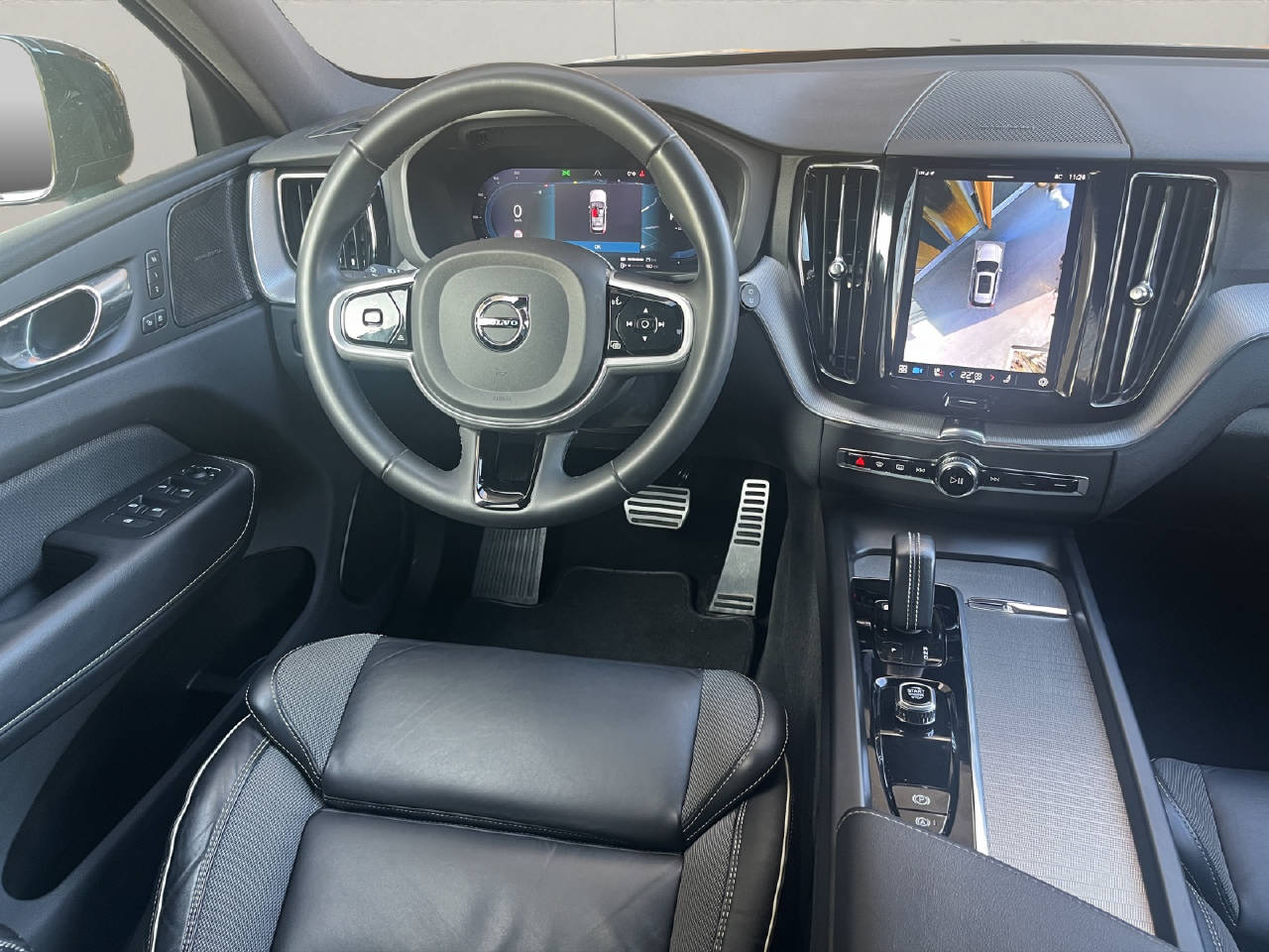 VOLVO XC60 2.0 T6 TE R-Design eAWD-image-9