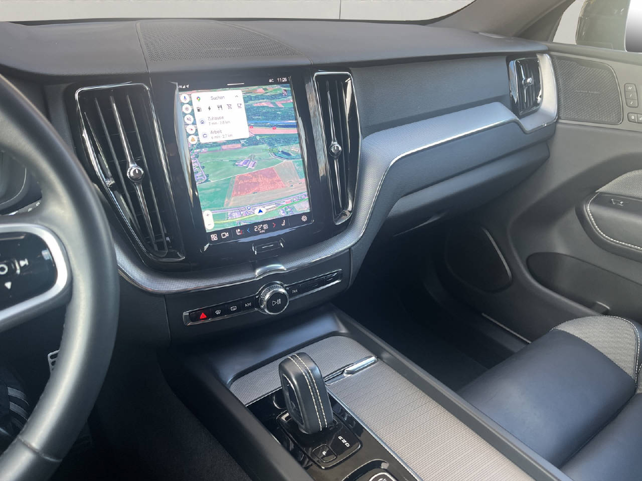 VOLVO XC60 2.0 T6 TE R-Design eAWD-image-14