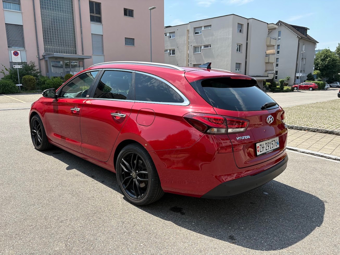 HYUNDAI i30 1.6 CRDi Vertex-image-5