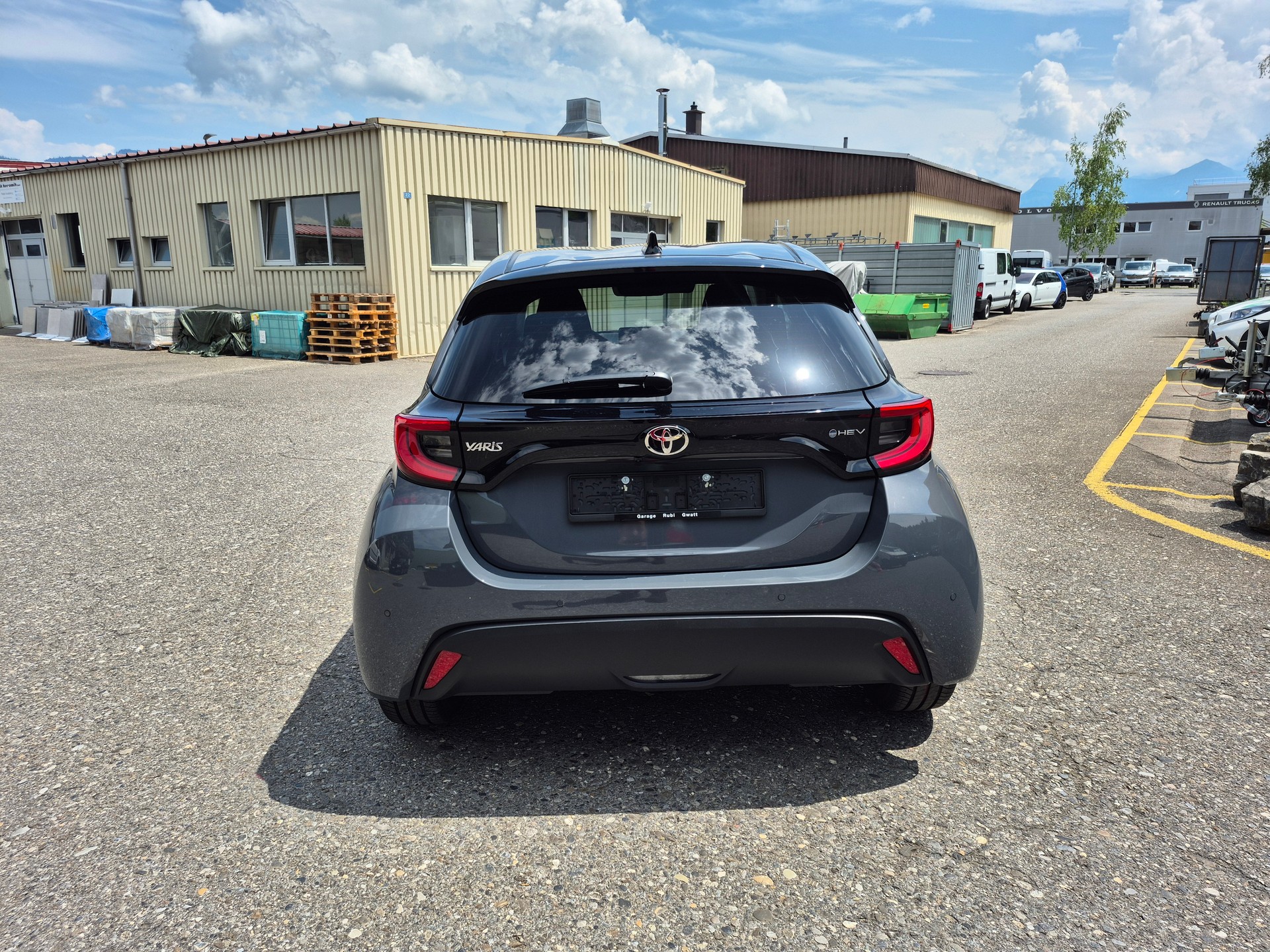 TOYOTA Yaris 1.5 Trend e-CVT-image-5